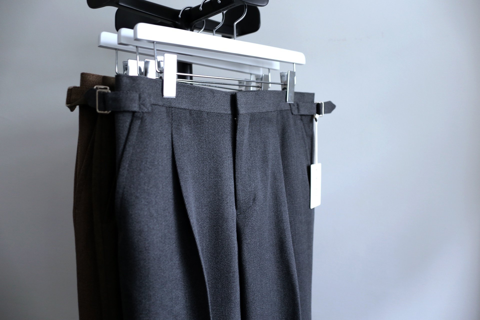 Fendart フェンダール 1tuck Trousers サイドアジャスター Fendart フェンダール 1tuck Trousers Navy スラックス
