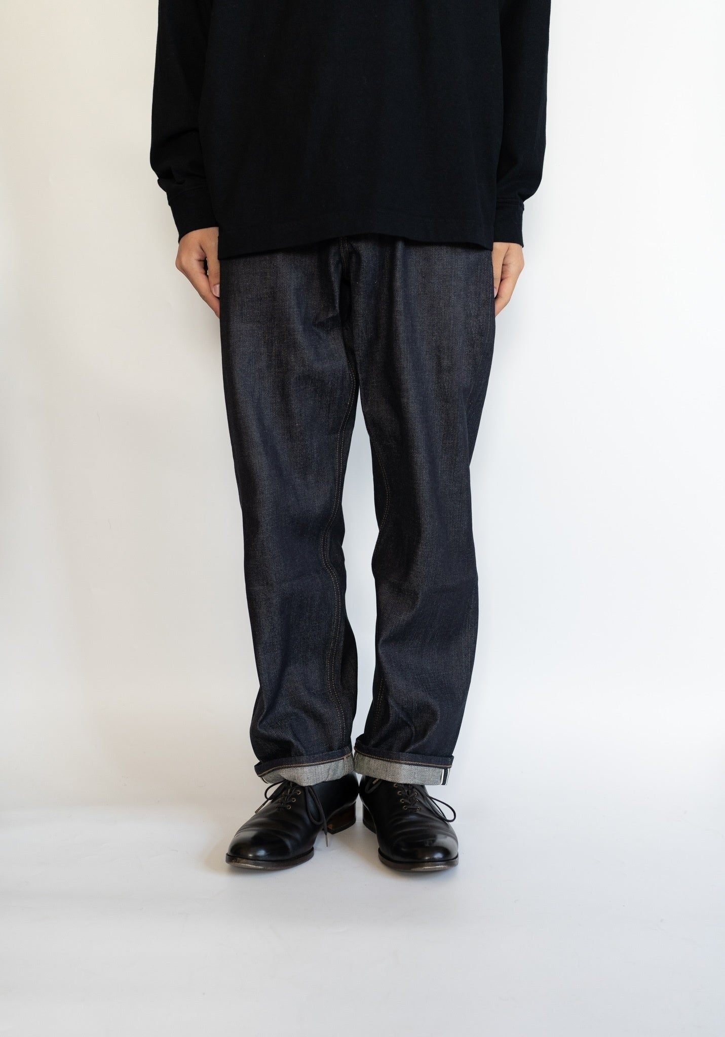 【代引き不可】 UNIQLO セルビッジレギュラーフィットジーンズ新品 愉しく ヴァイスシュヴァルツ
