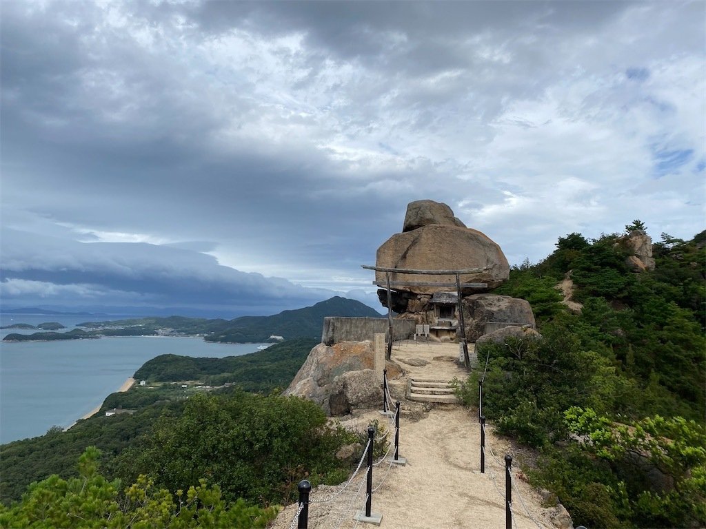 重石と大坂城石切丁場跡 (小瀬原丁場と千軒丁場、肥後加藤家