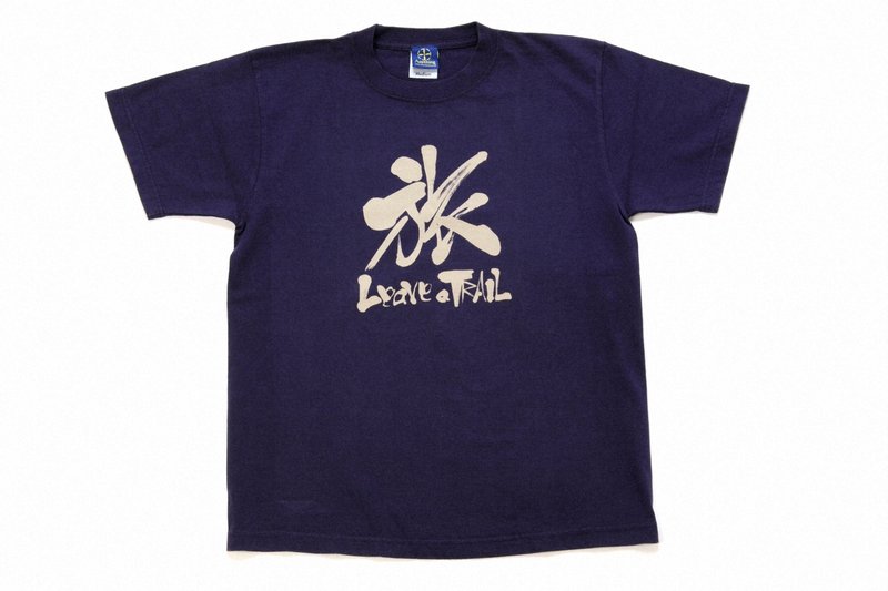 エニシングが企画販売していた「漢字Tシャツ」＝同社提供
