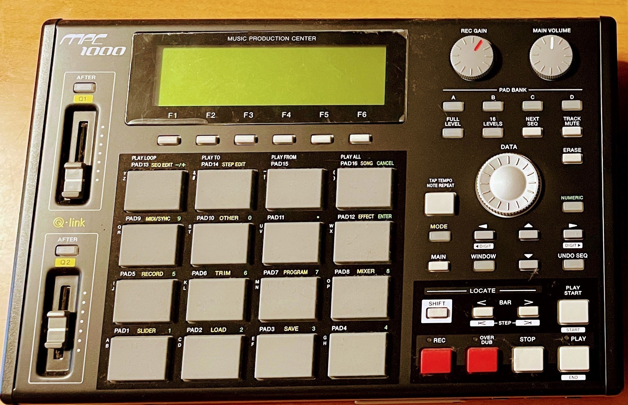 サンプラーが大好きです〜AKAI MPCシリーズの2台を紹介|makoto サンプラーが大好きです〜AKAI MPCシリーズの2台を紹介|makoto