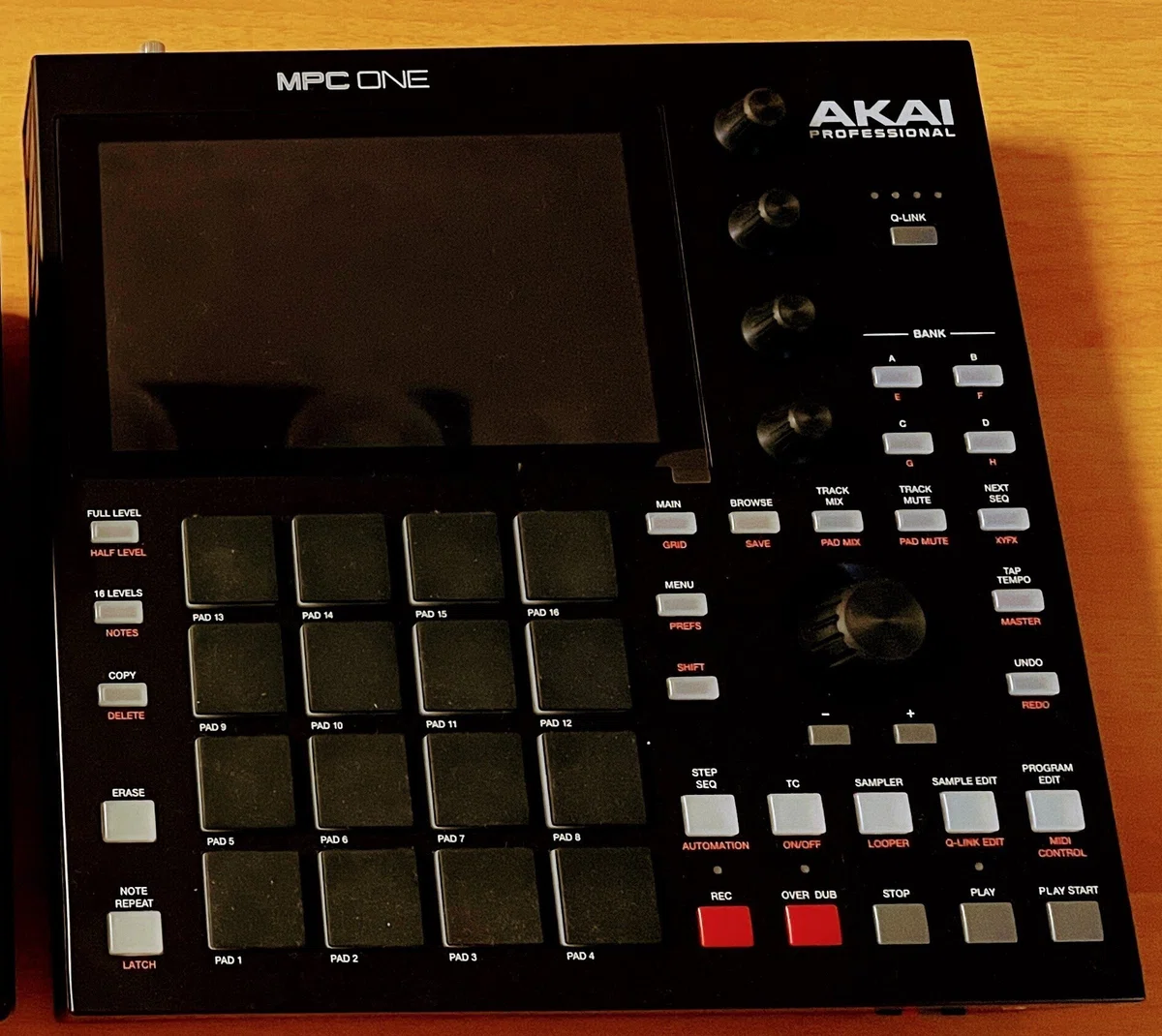 AKAI 印象深く MPC One サンプラー未使用品(値下げ交渉可能な限りOK)