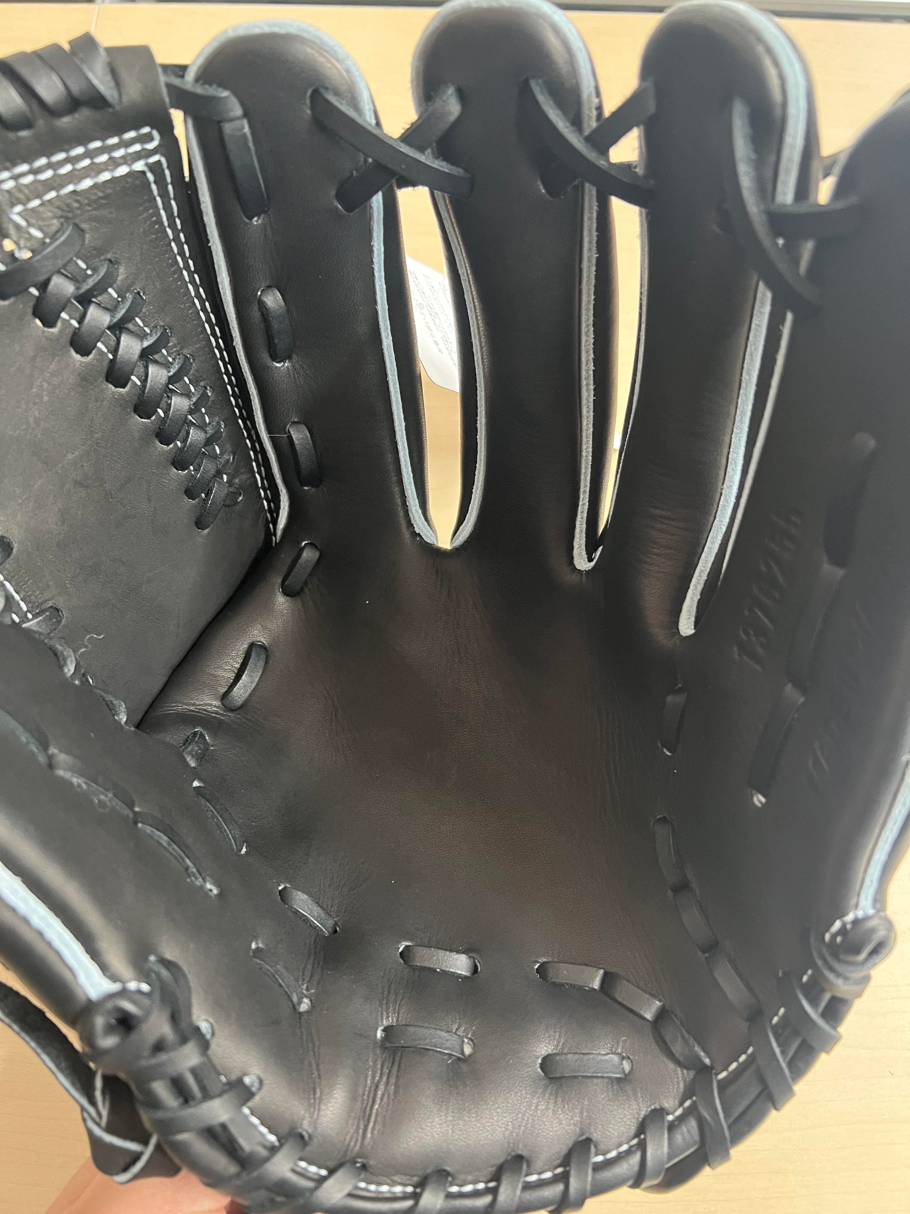 アンダーアーマーのグラブが入荷？！｜アンダーアーマーのスポーツCV