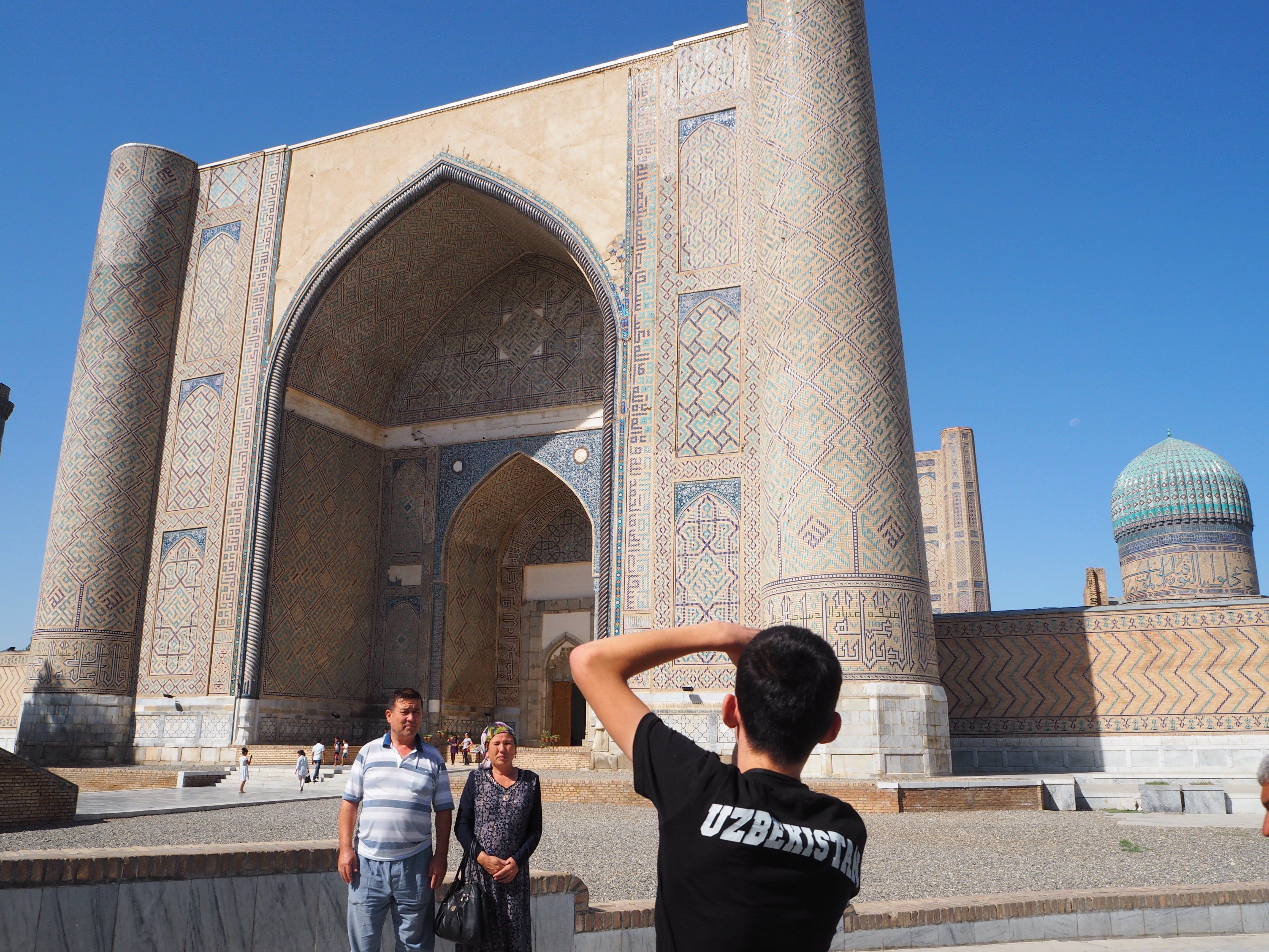 偶然出会ったウズベク人の家族旅行に参加した話【ウズベキスタン旅② 