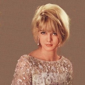 （ウォーター・ボーイズ　あなたのとりこ）シルヴィ・バルタン直筆サイン入り写真… 46441433b3f42dfaef757a79f3add4