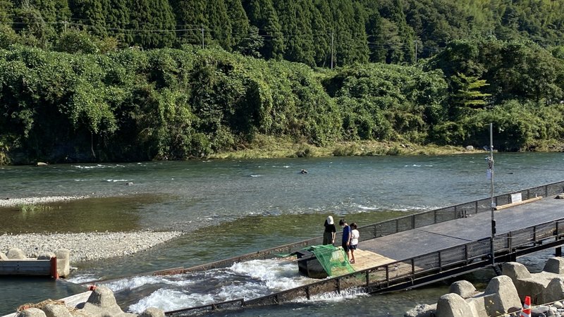 黒羽観光やな　那珂川は、天然鮎のメッカとして多くの釣り人に愛されています