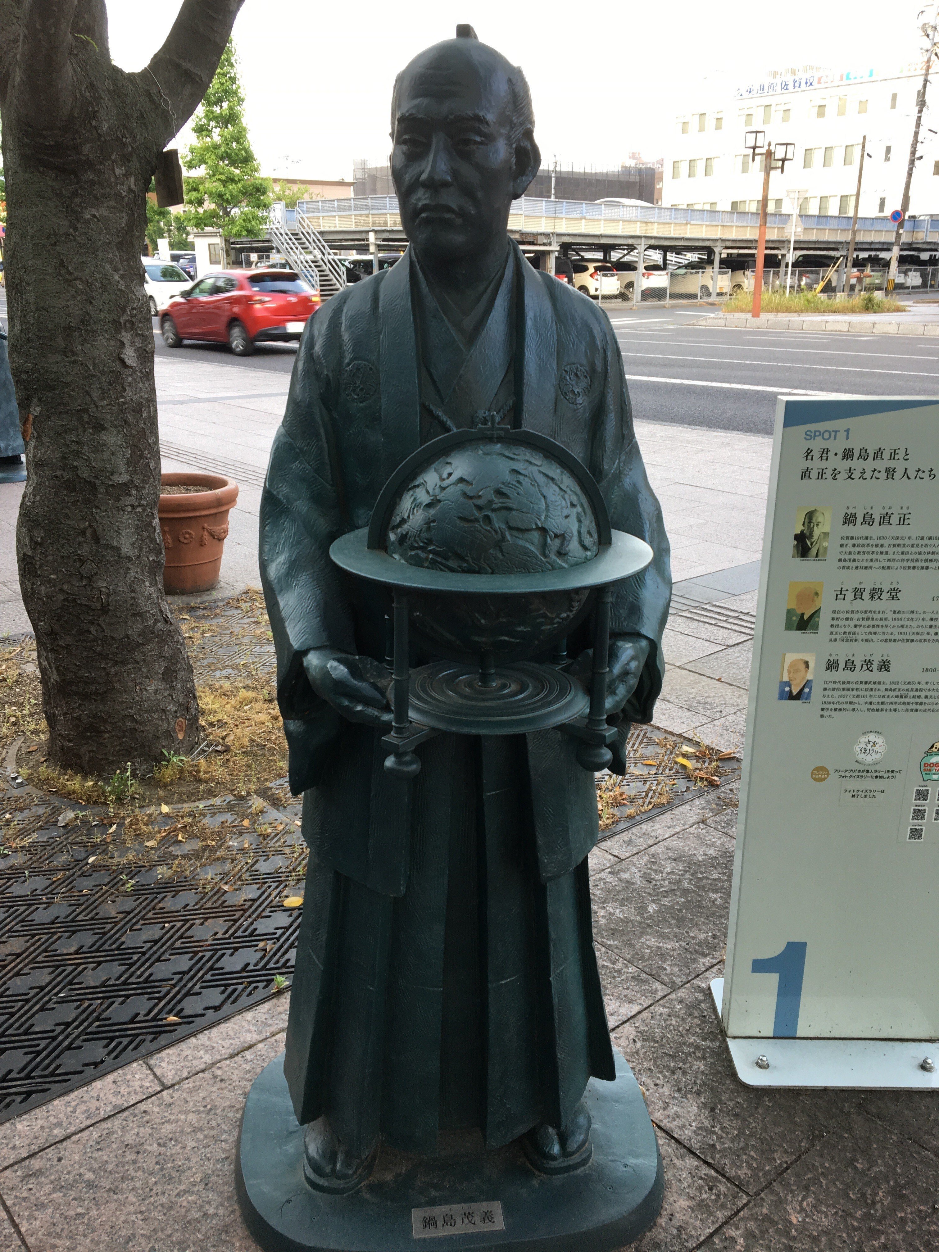 中央通りの佐賀の偉人達の銅像｜YUTO