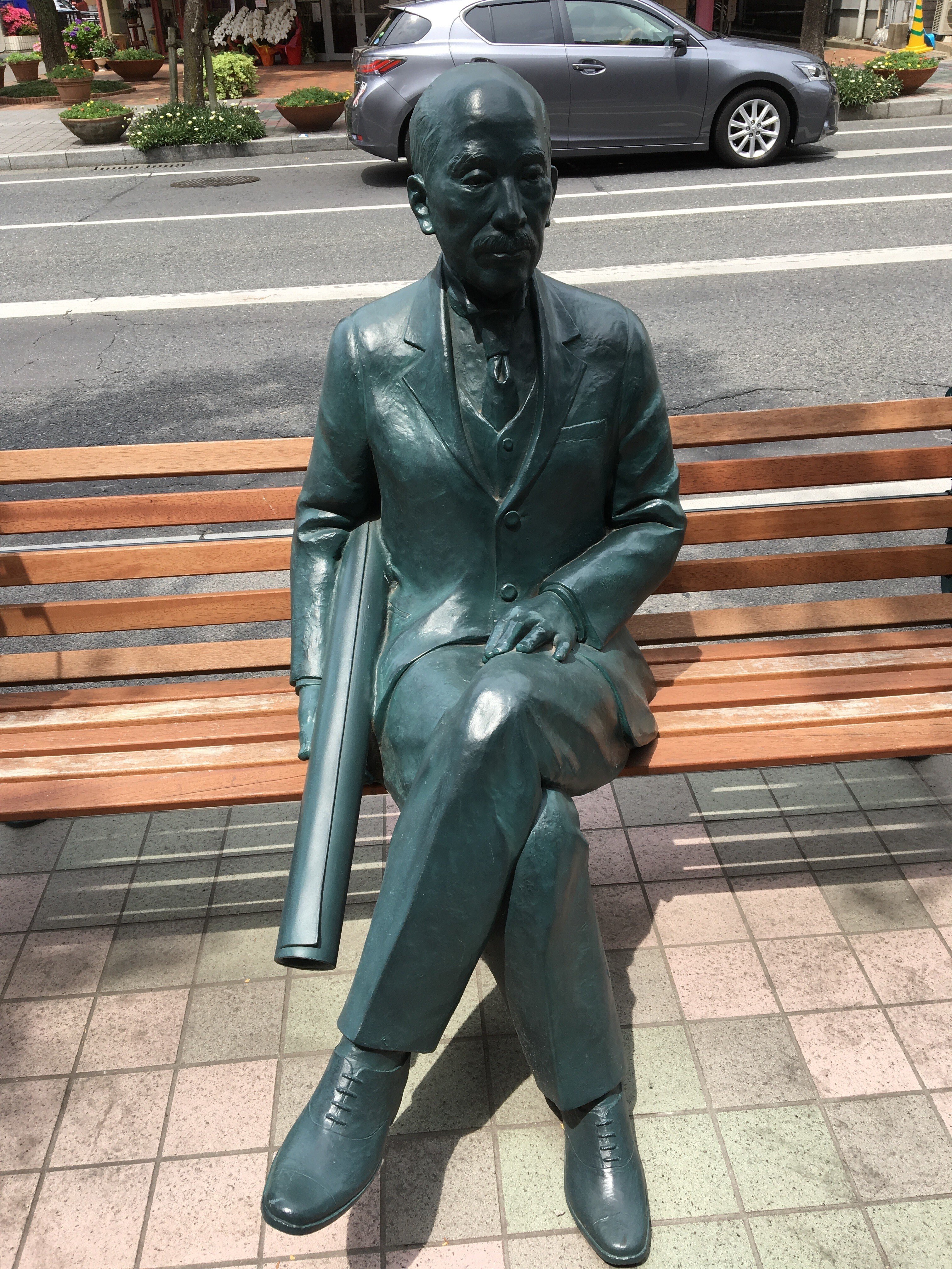 中央通りの佐賀の偉人達の銅像｜YUTO