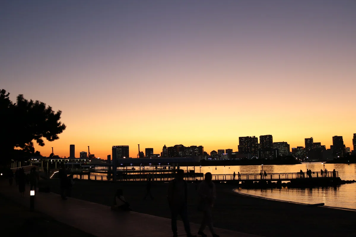【写真】快晴,東京. その1[夕景] -Tokyo Sky Deckとお台場海浜公園｜Abbey -旅するように暮らす、暮らすように旅する-