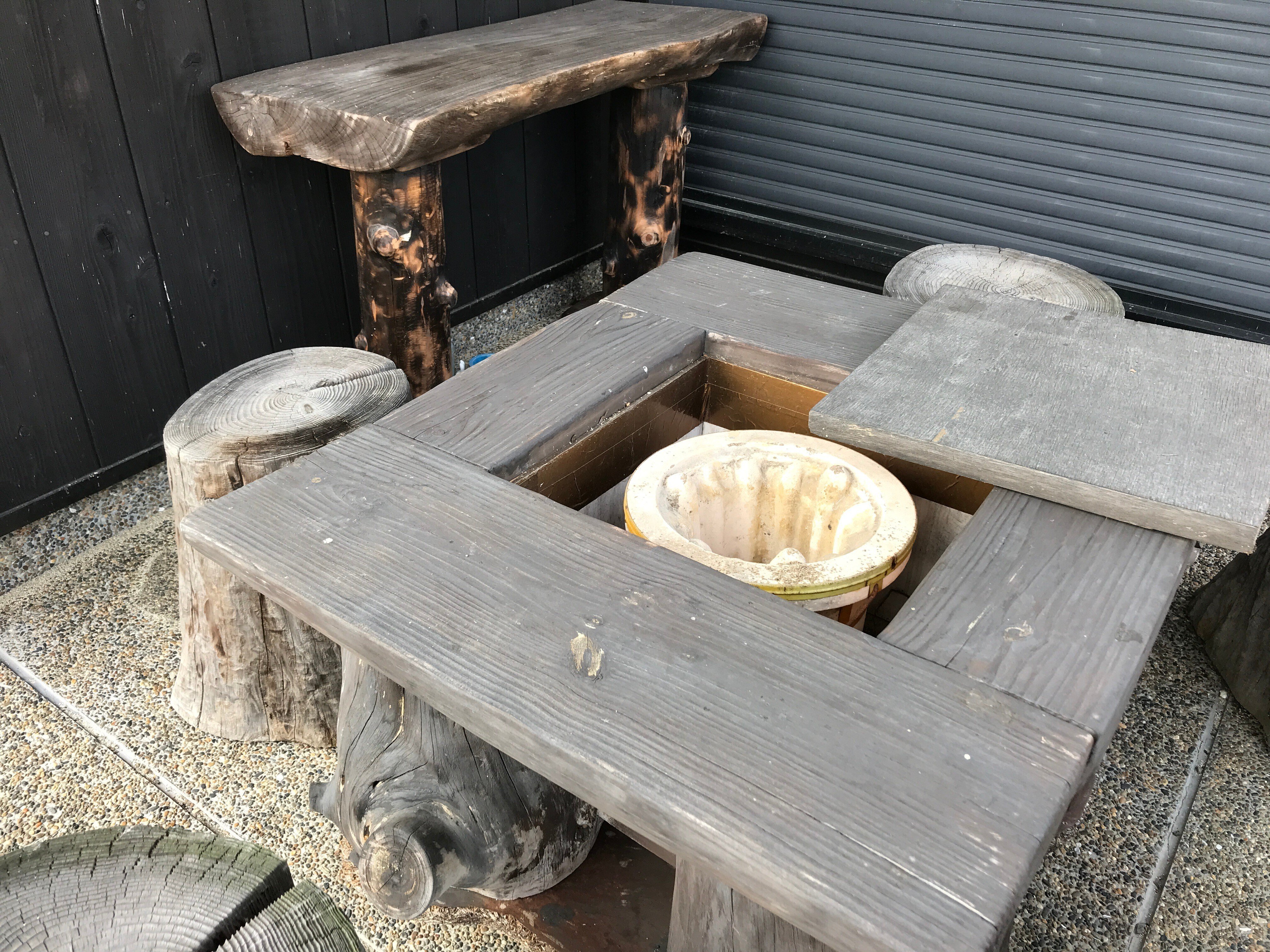 手作りの切り株で作った卓上囲炉裏です！