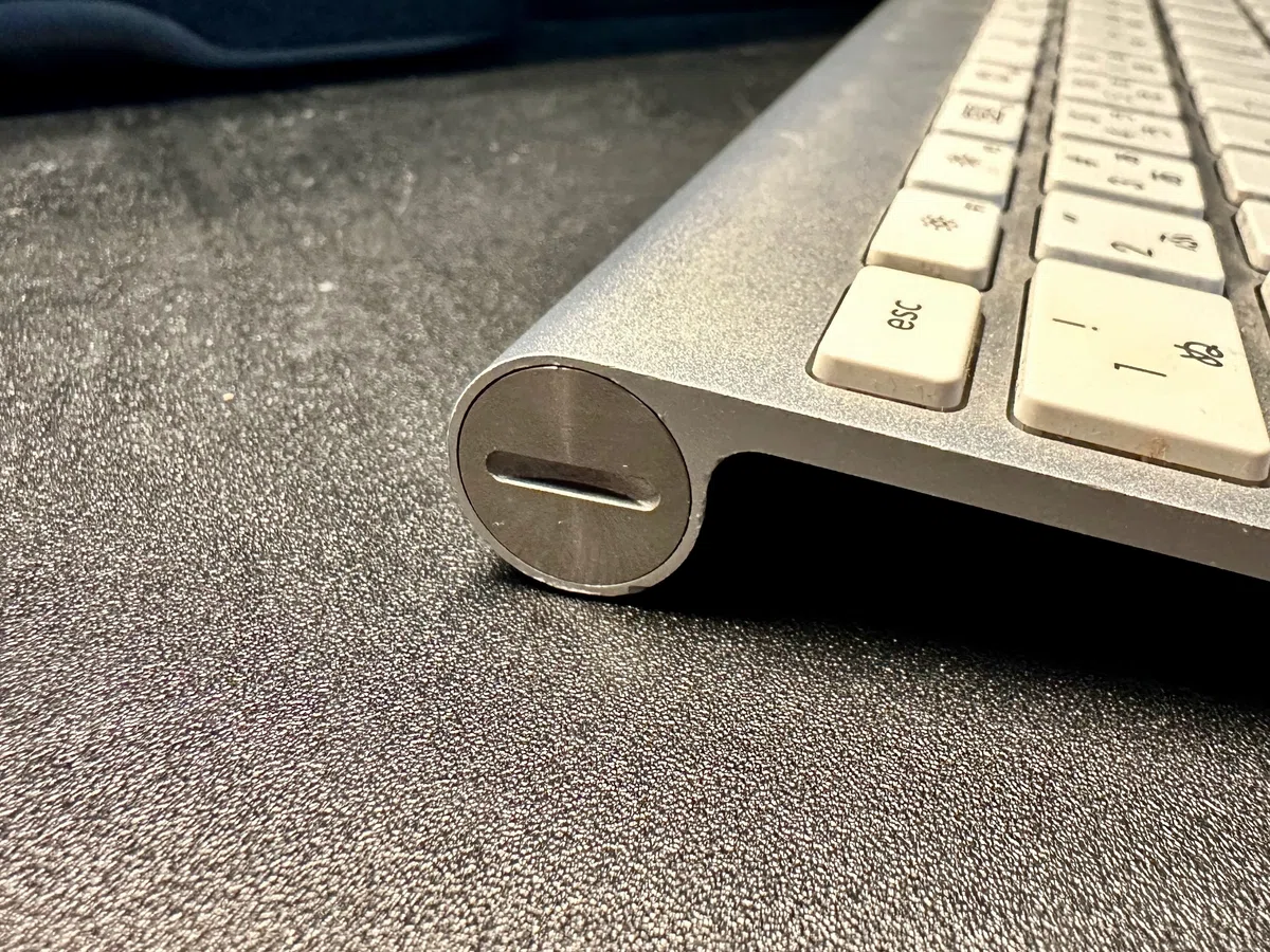 TouchID搭載MagicKeyboardとMagicTrackpad3 遅れ