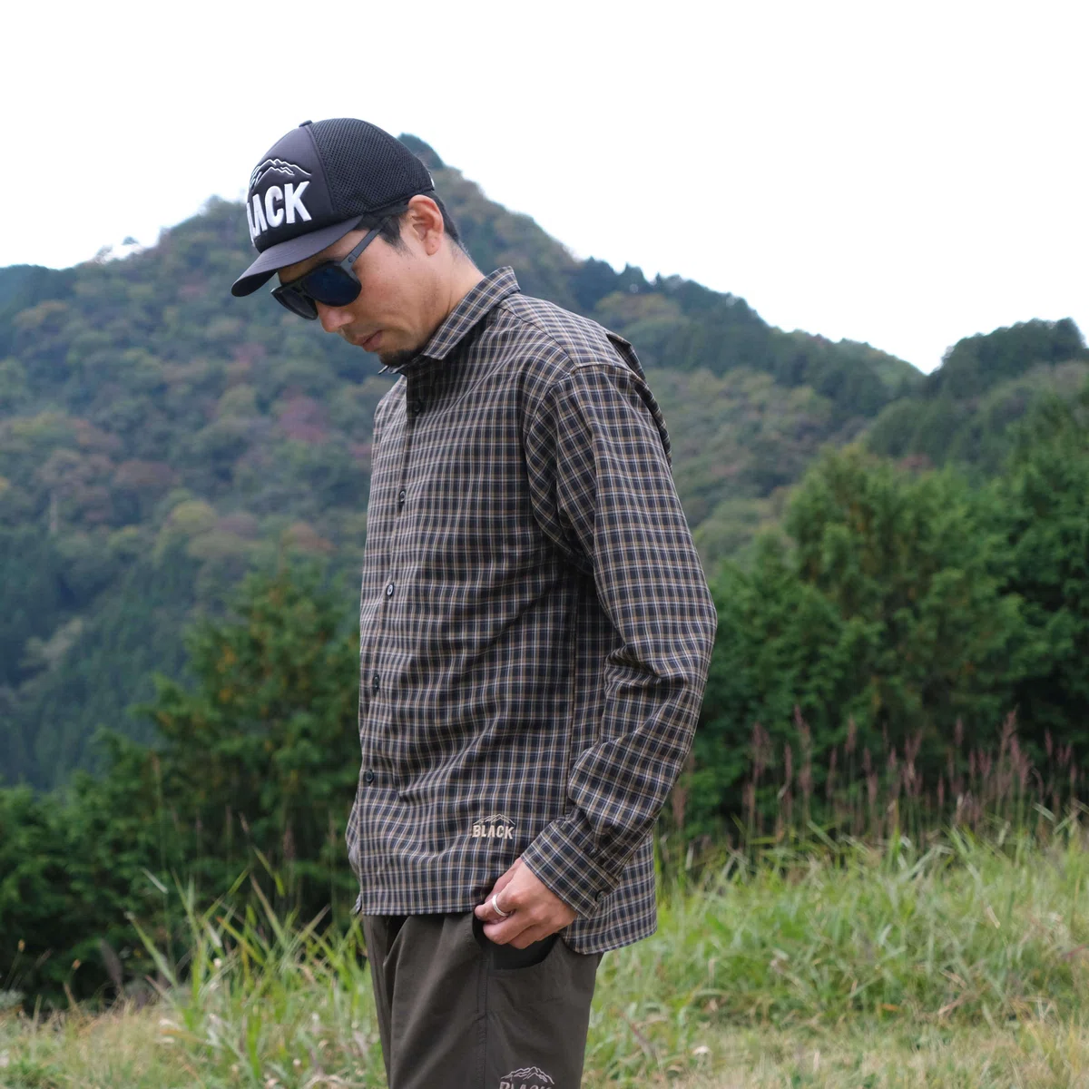 登山、ハイキング、街で本当に活躍するシャツ作りました／BLACK BRICK 