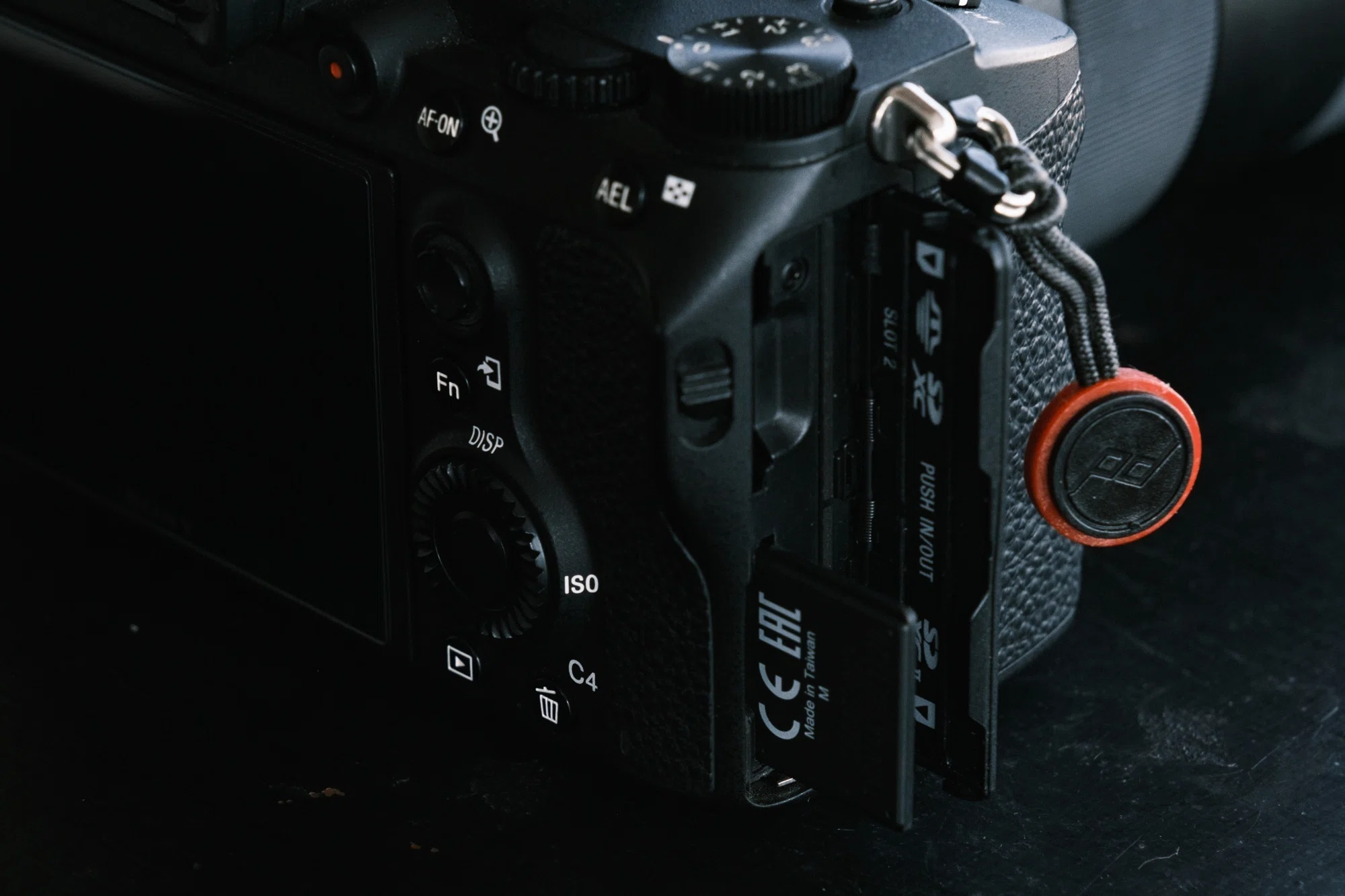 機材紹介】最高の実用カメラ：SONY α7RIII｜TSUZUKI S.I.N. ART