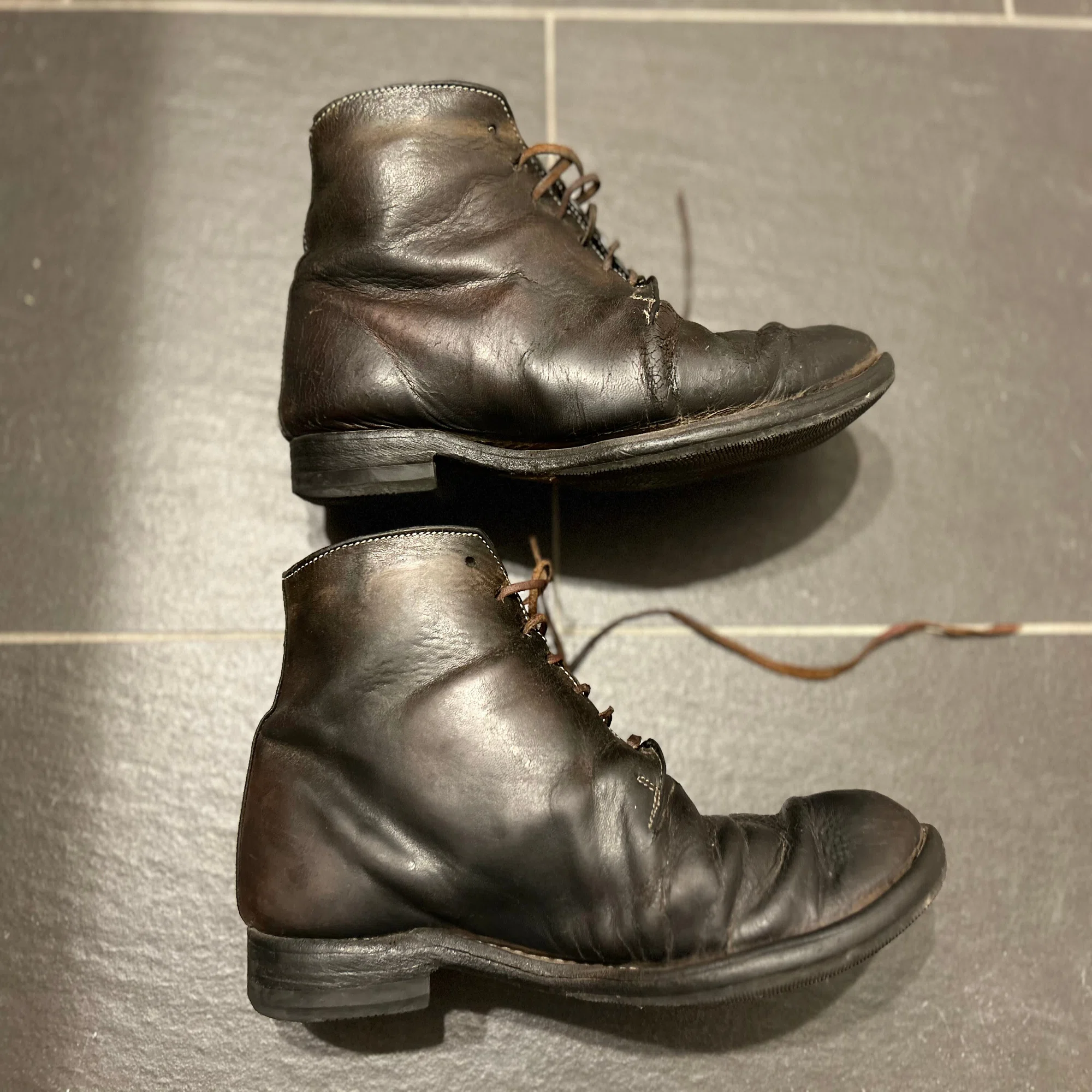GUIDI 一枚革レースアップアンクルブーツ ドンキーレザー＆ホース 