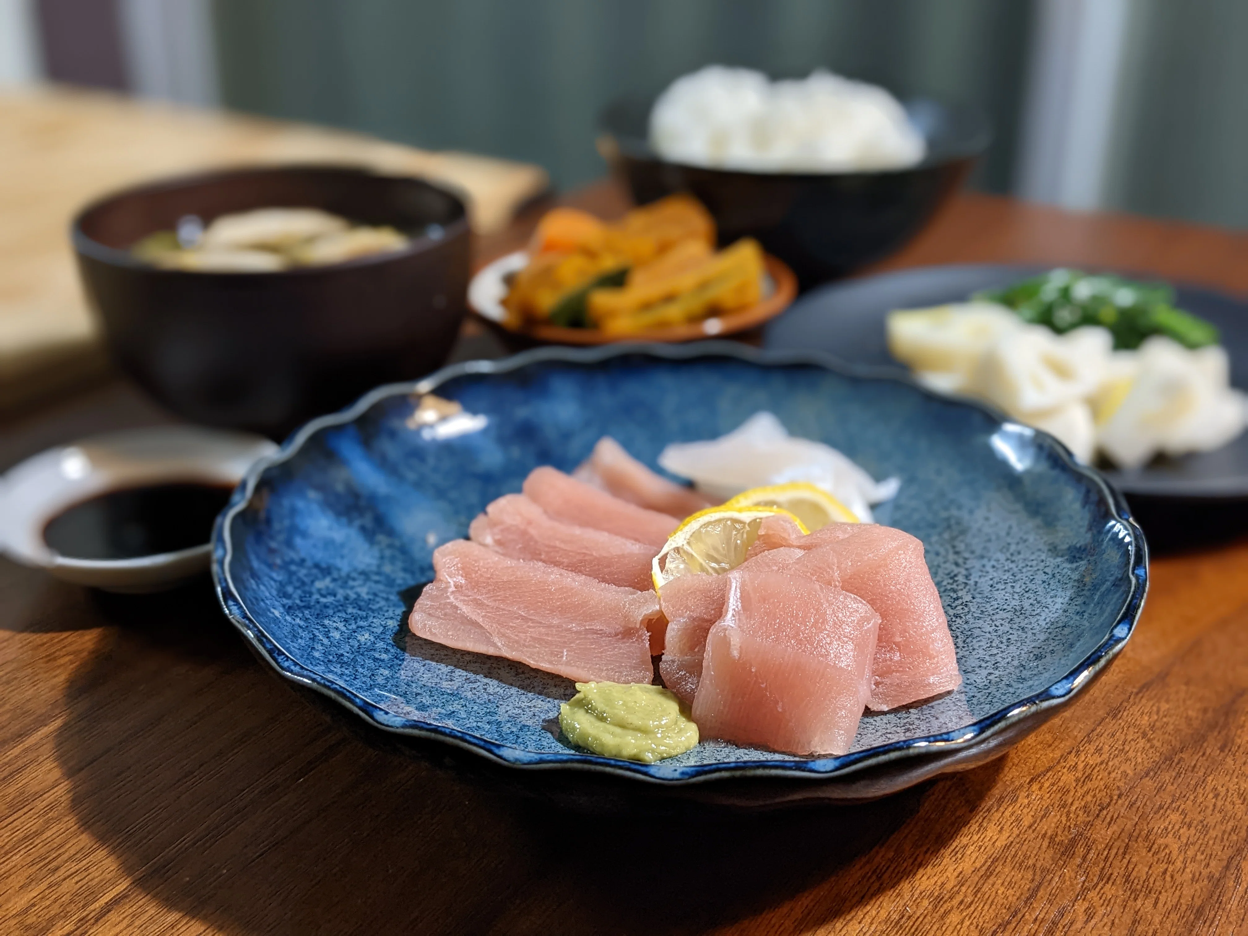 Beautiful pale pink flesh: Striped Marlin Sashimi Set Meal｜MASAMI