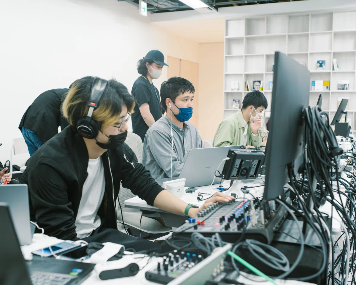 ライブ配信のスイッチングなどをおこなう機材ブースの様子