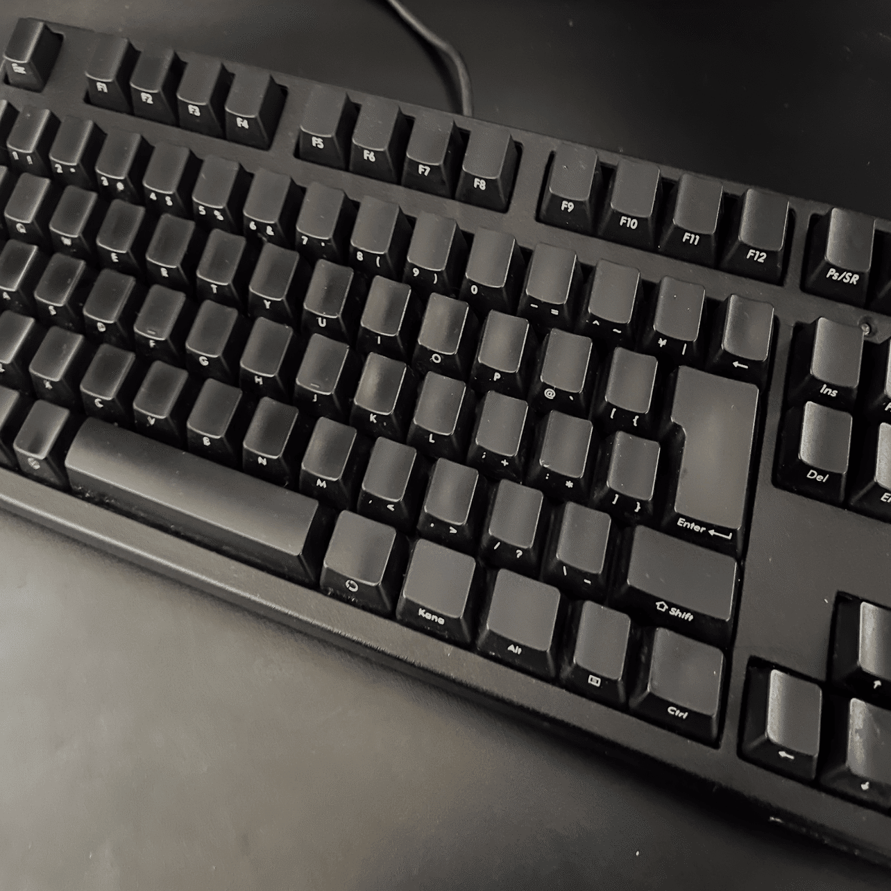 Ulitimate Hacking Keyboard 分割キーボード HHKB、分割、複数使いまで。タイミーメンバーのこだわり溢れる