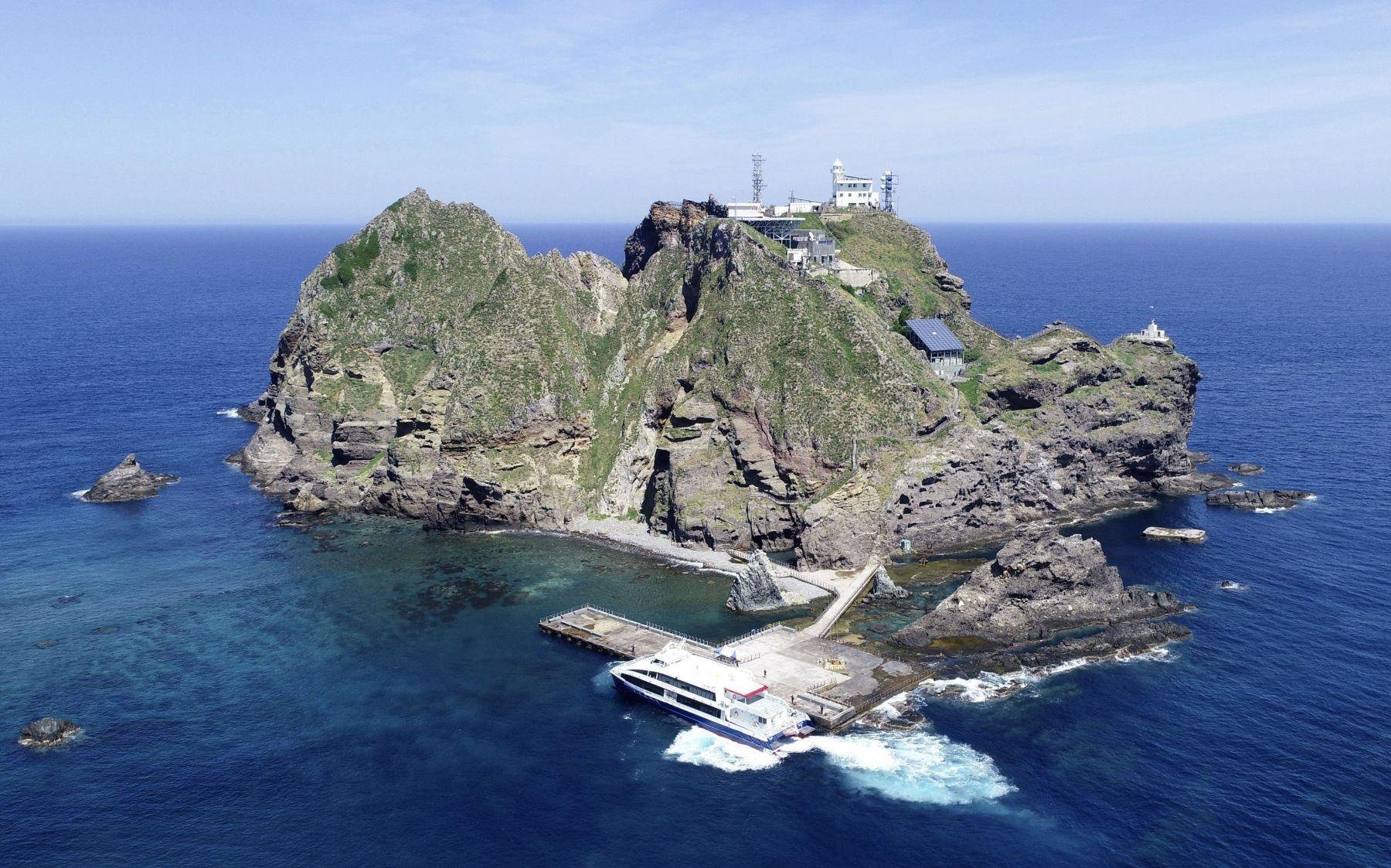 最晩年に竹島(独島)を訪れた文鮮明教祖と韓鶴子総裁|BB-8 最晩年に竹島(独島)を訪れた文鮮明教祖と韓鶴子総裁|BB-8