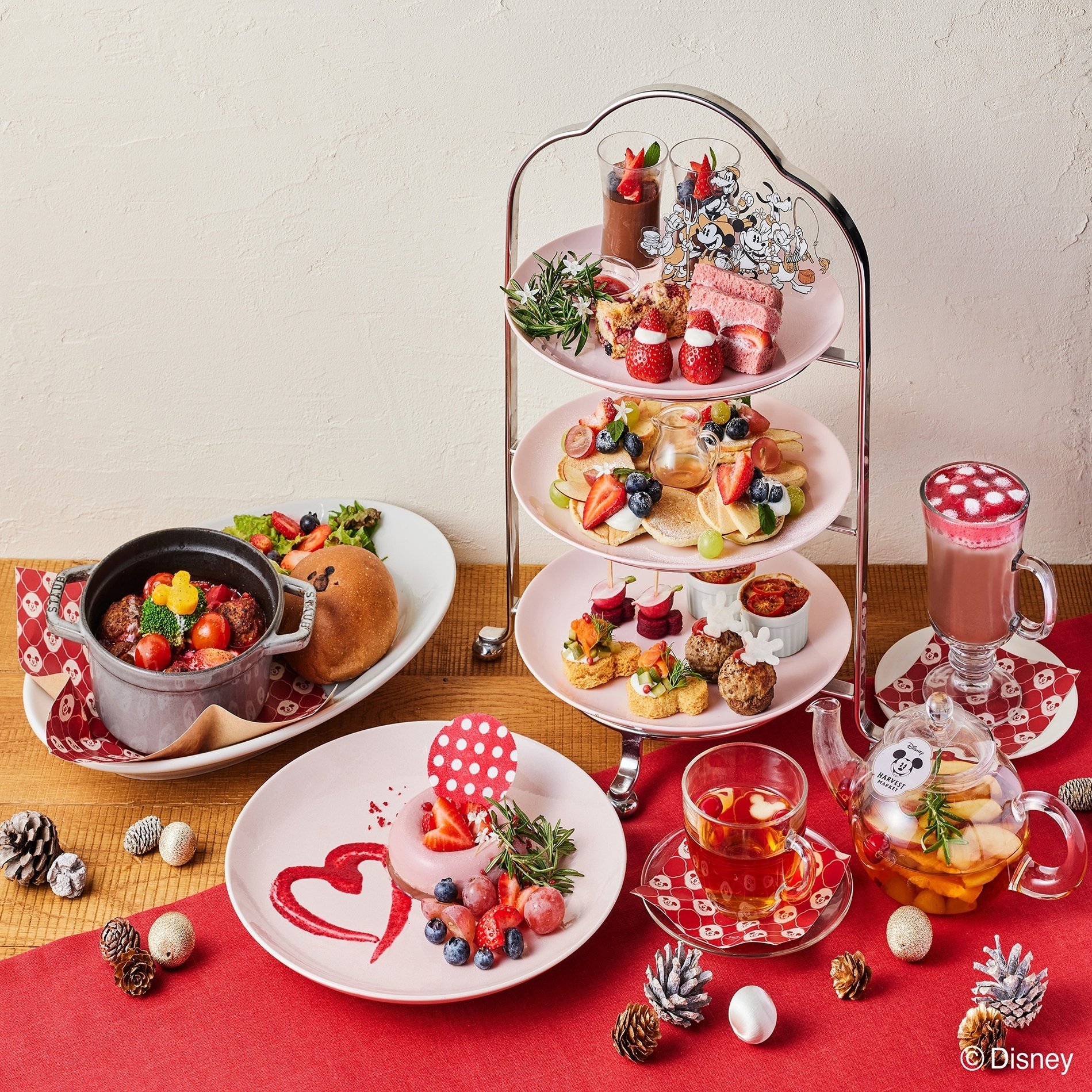 11月9日 水 より 渋谷ヒカリエ店にて クリスマスを彩るスペシャルメニューと限定グッズの販売がスタート Disney Harvest Market By Cafe Company Note