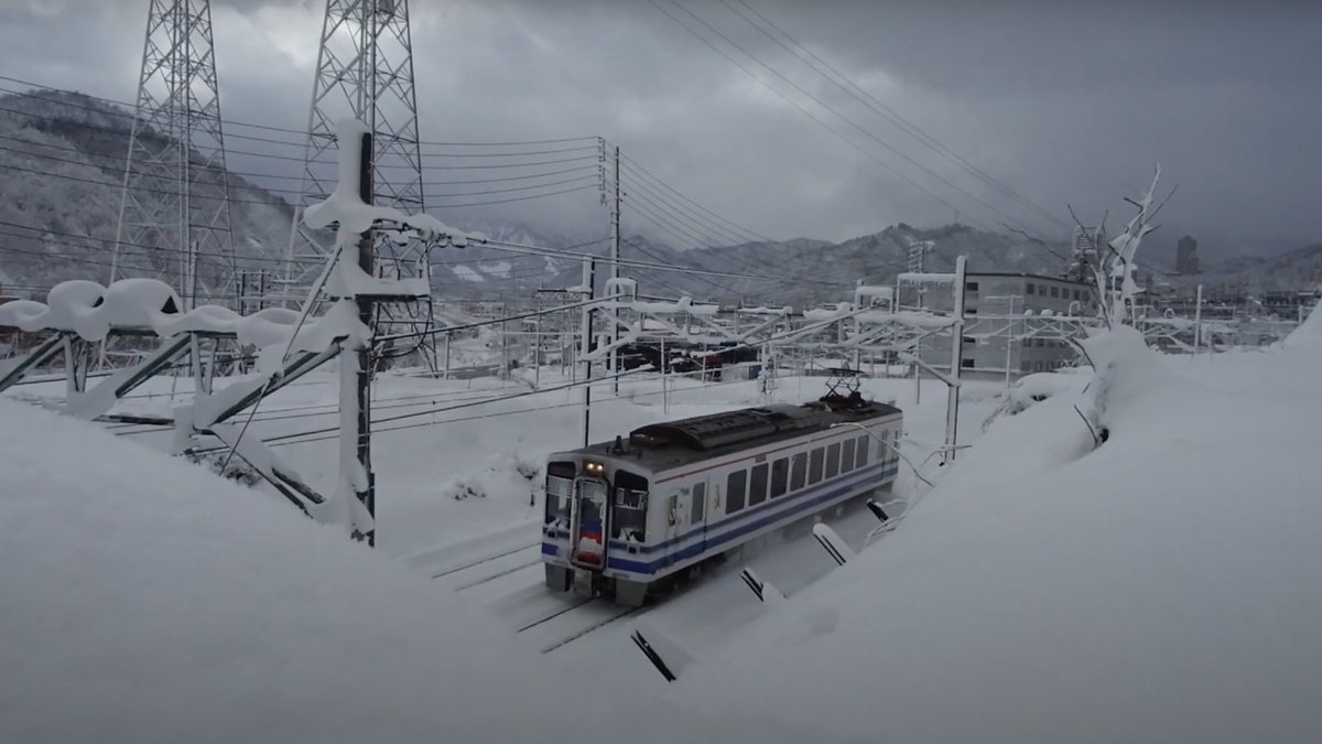 上越線を走る車両の画像