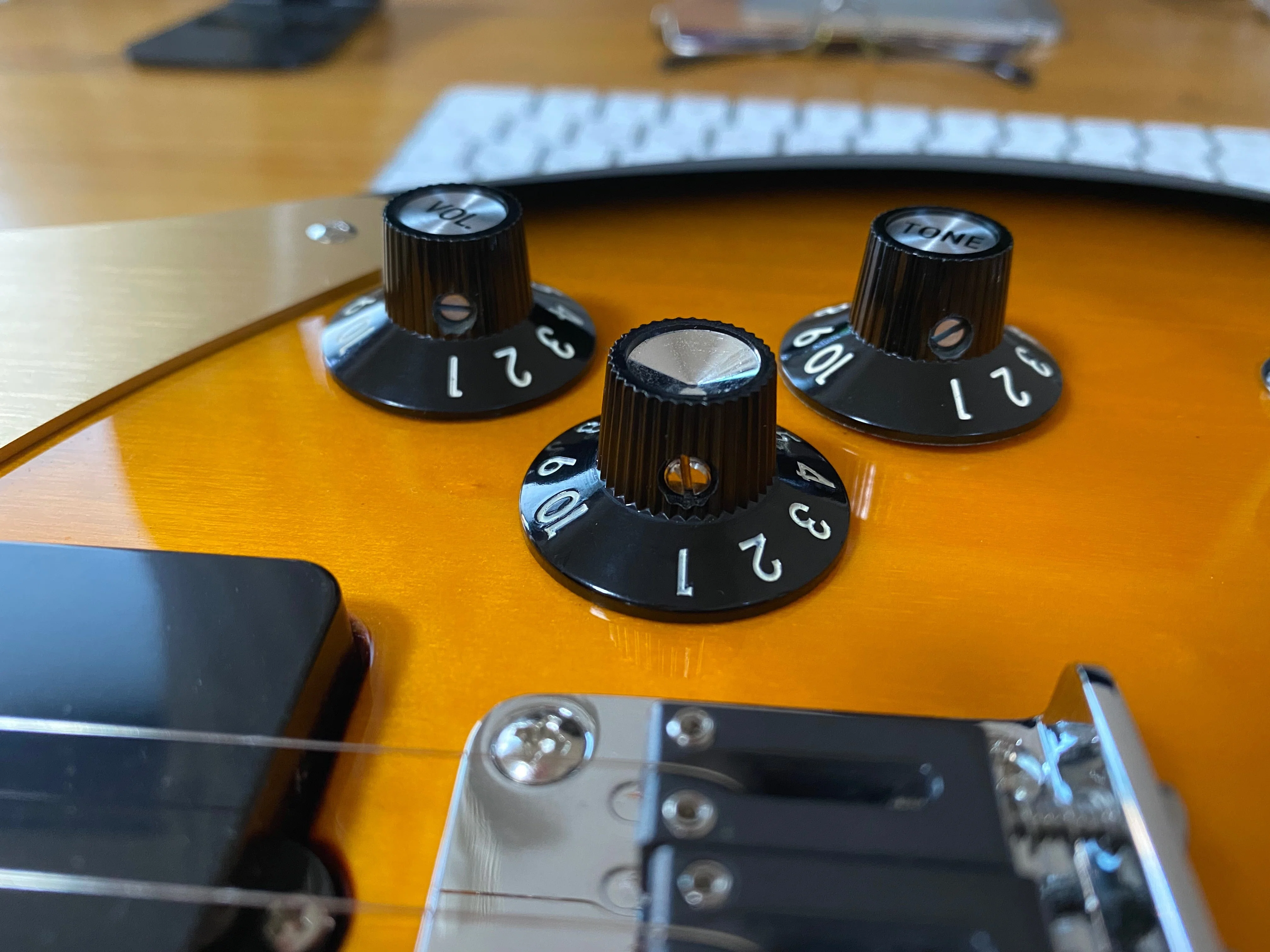 Squier Bulletストラトキャスター MOD USAタイプパーツ交換 Squier