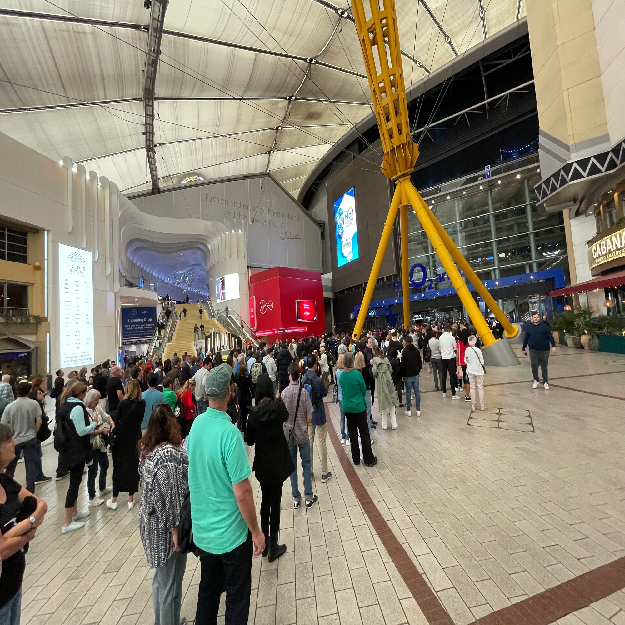 ありがとう、ロジャー・フェデラー」――伝説のラストマッチを見届けたWOWOWプロデューサーの現地ルポ｜WOWOW