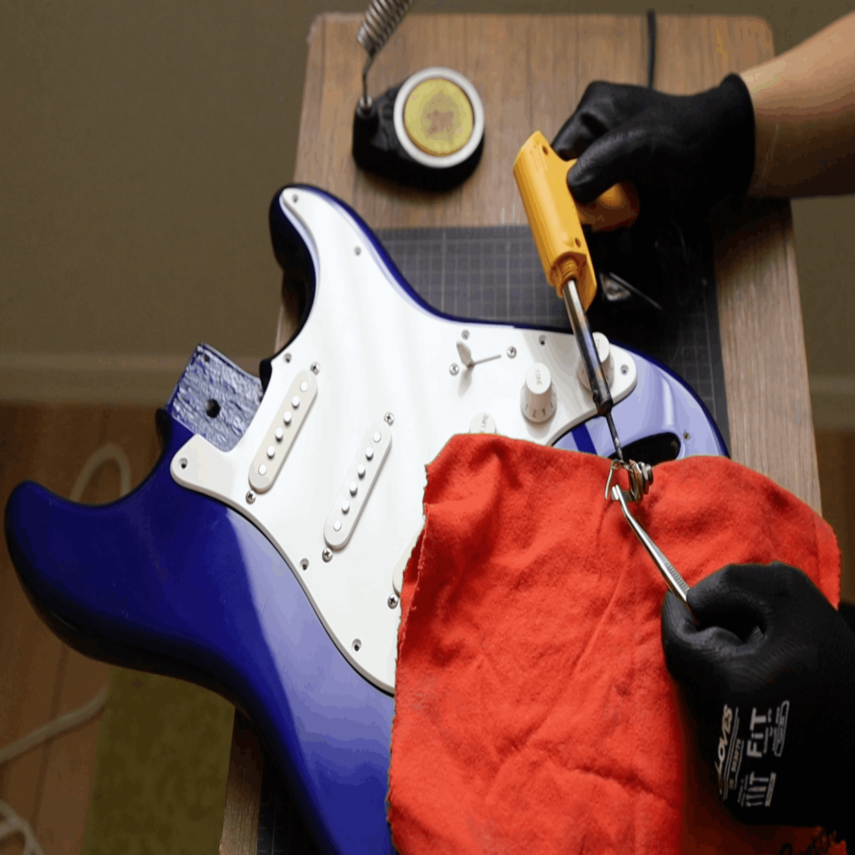 【最終値下げ！】Squier Affinity Stratcaster 改造品 Squier Affinity Series Stratocaster 2004のリペア｜Croquetteギター