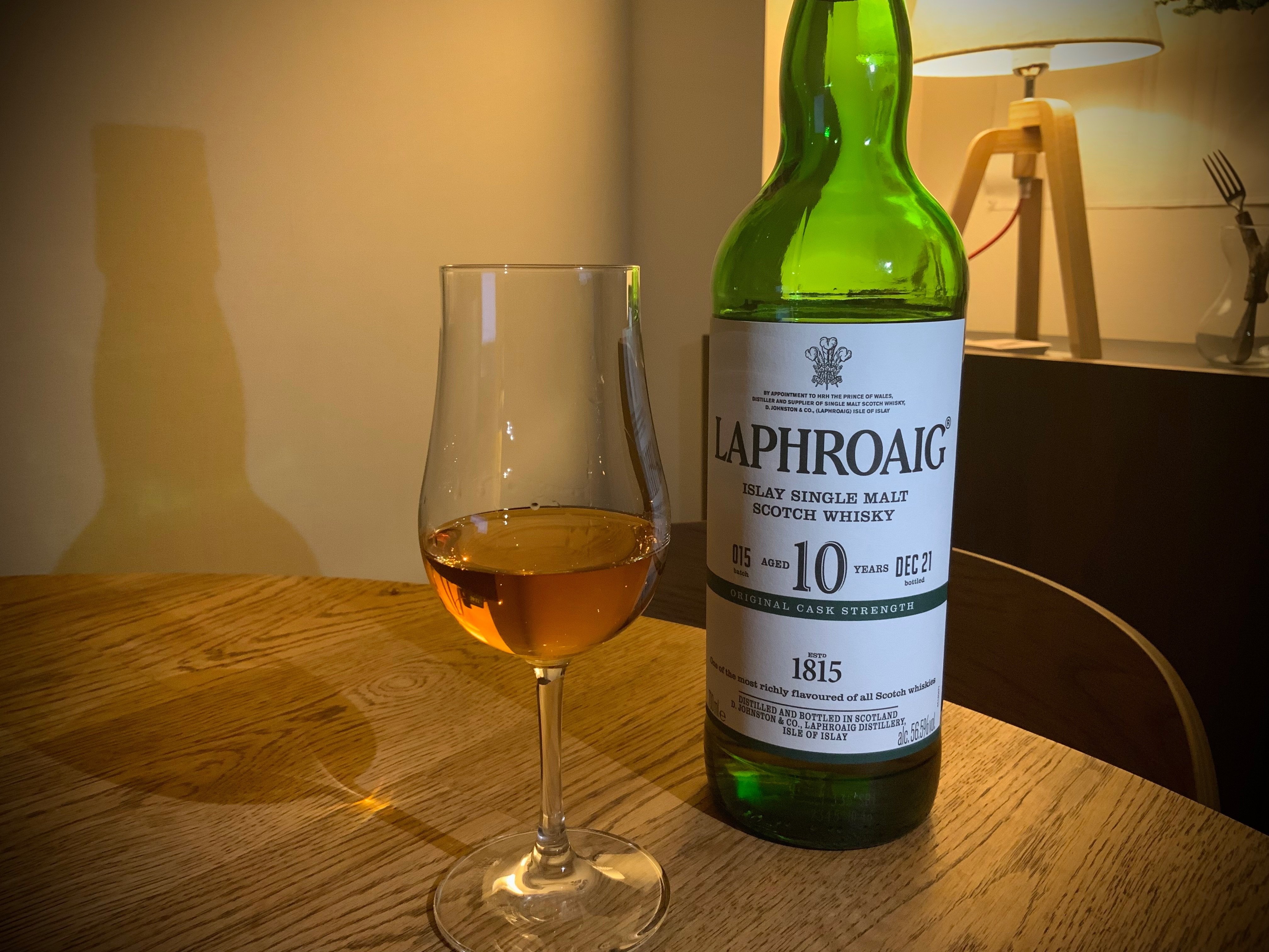 ラフロイグ 10年 カスクストレングス バッチ15 - LAPHROAIG 10Y CASK STRENGTH  BATCH015｜すこっつのdramkan