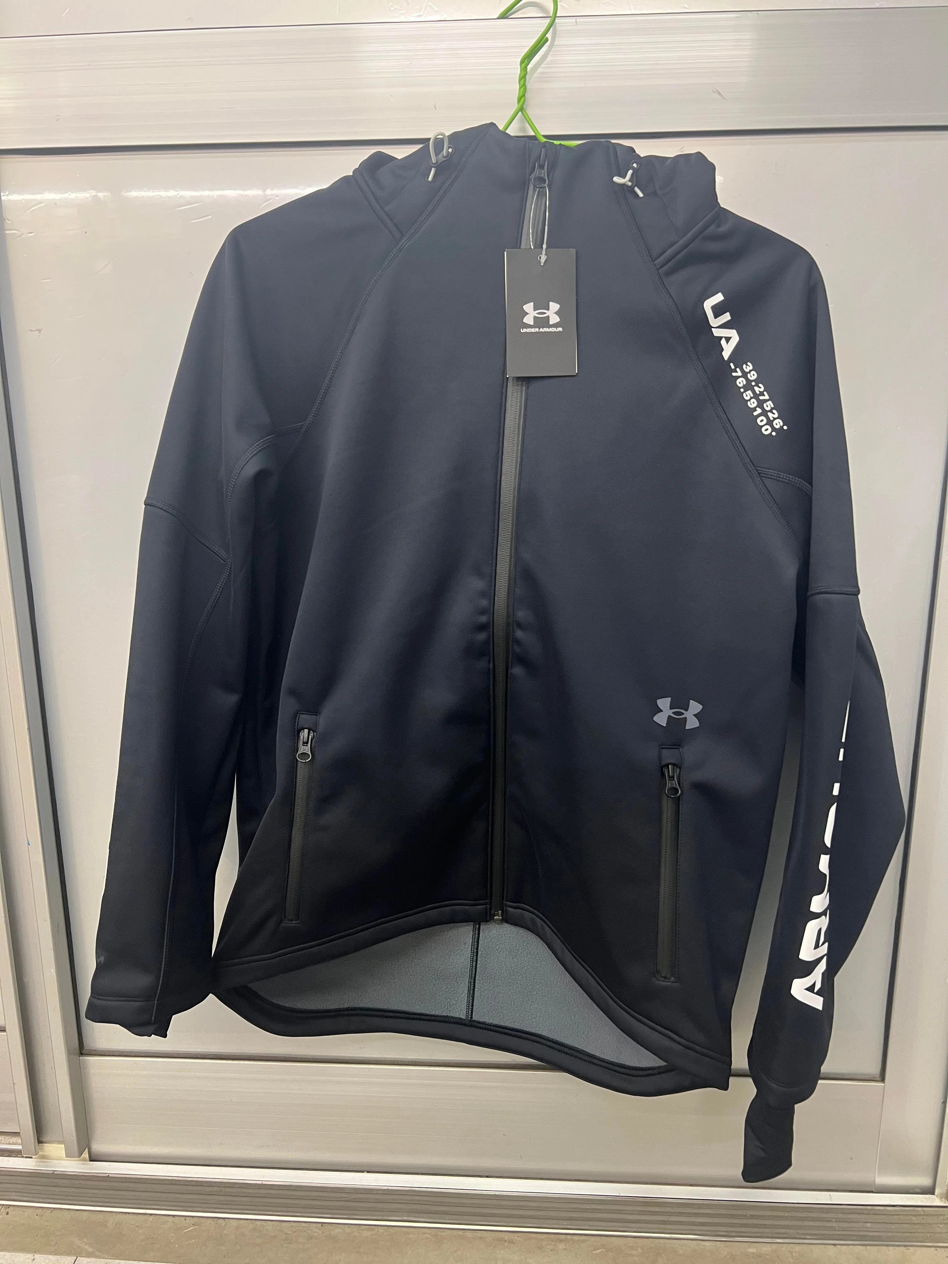風の冷たい日にオススメのウインター ニット ジャケット 2.0
