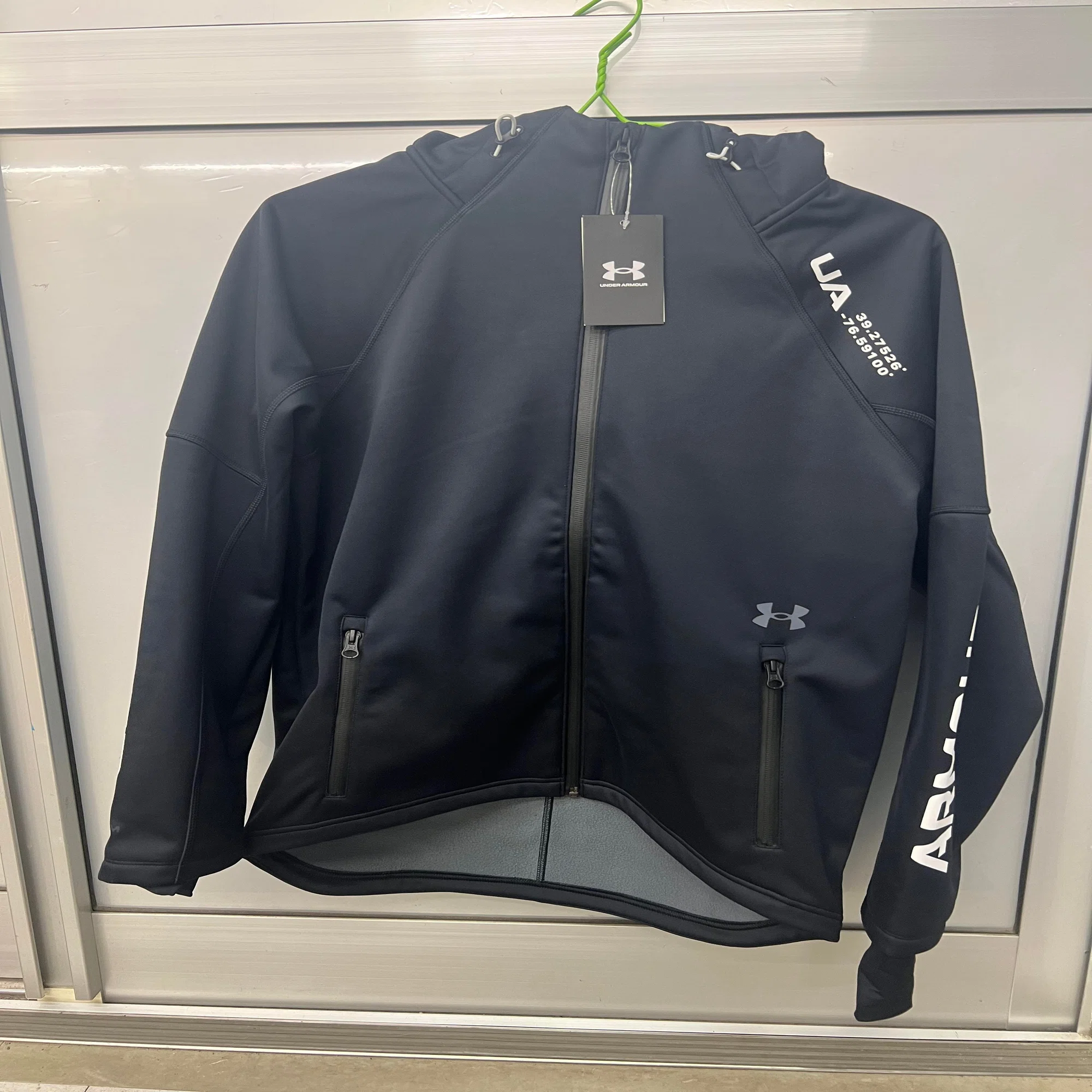 風の冷たい日にオススメのウインター ニット ジャケット 2.0 