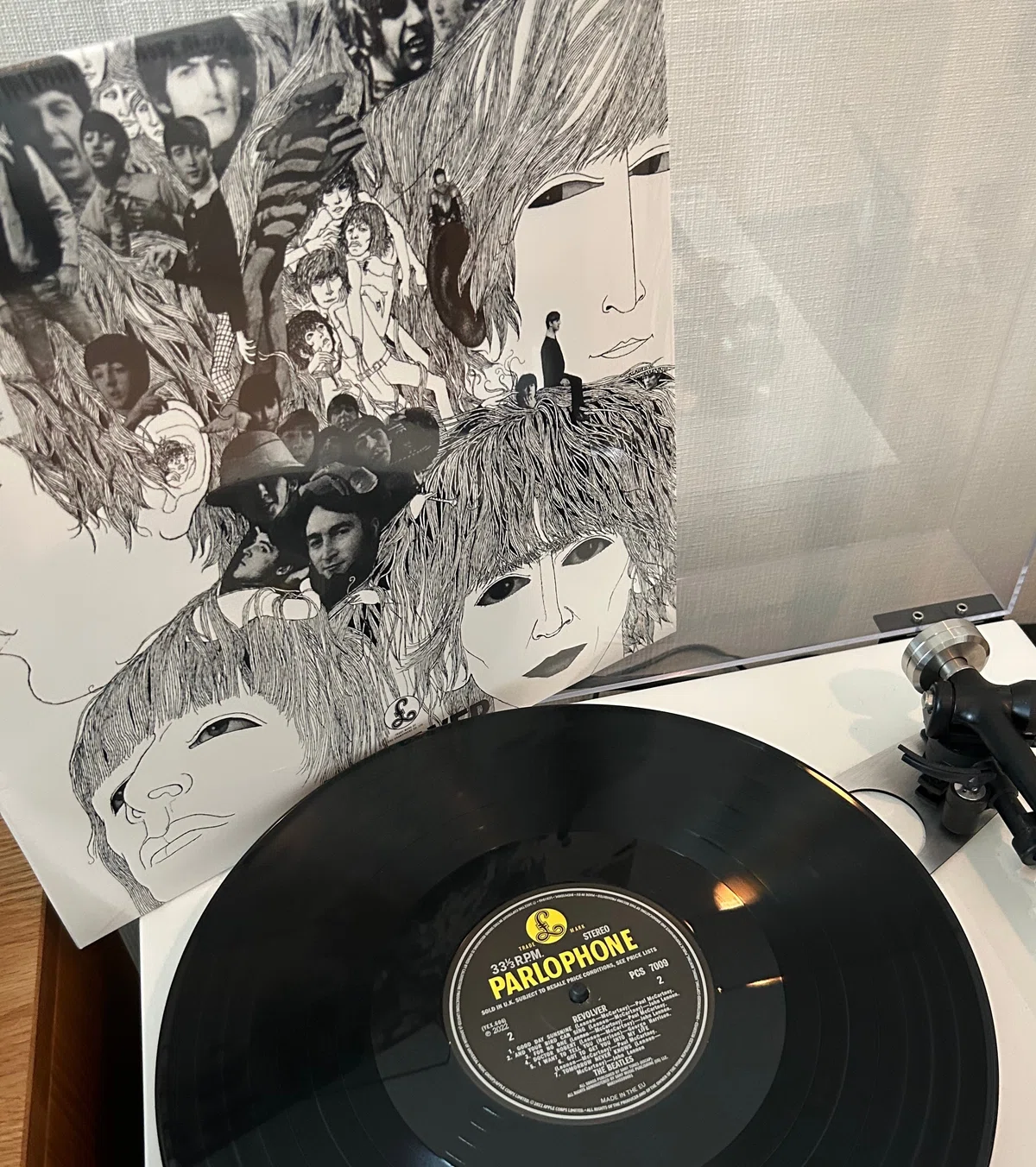 名盤と人 第12回 改めて聴く 『Revolver』 ビートルズ｜レコードが聴ける家