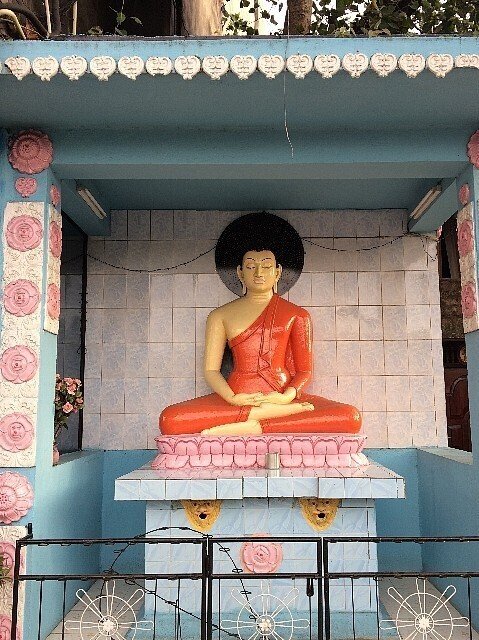 路傍の仏 スリランカ｜チャイナ零弌｜note