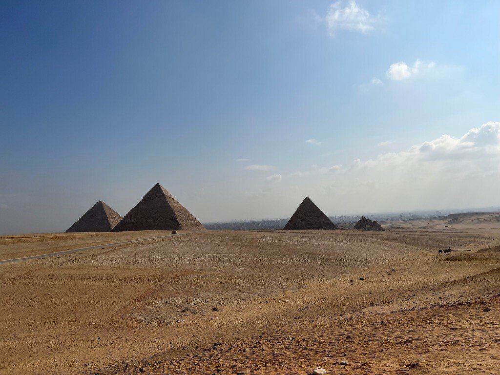 エジプト旅行② l みんながよく行くピラミッド。スフィンクスの向かい