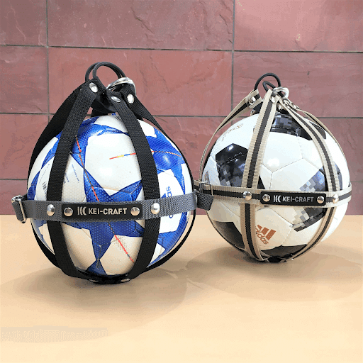 元板金職人の“じいじ”が作るボールホルダーが世界大会の表彰台で掲げ