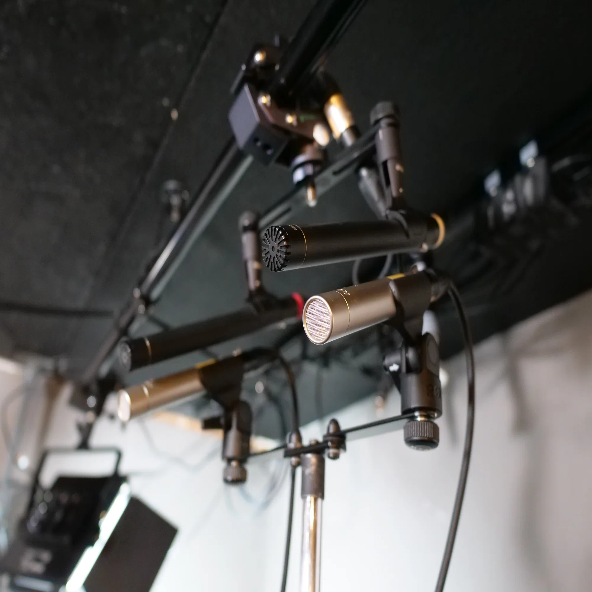 ノイマンには敵わないが、コンデンサーマイクRODE NT5とだんだん仲良く 