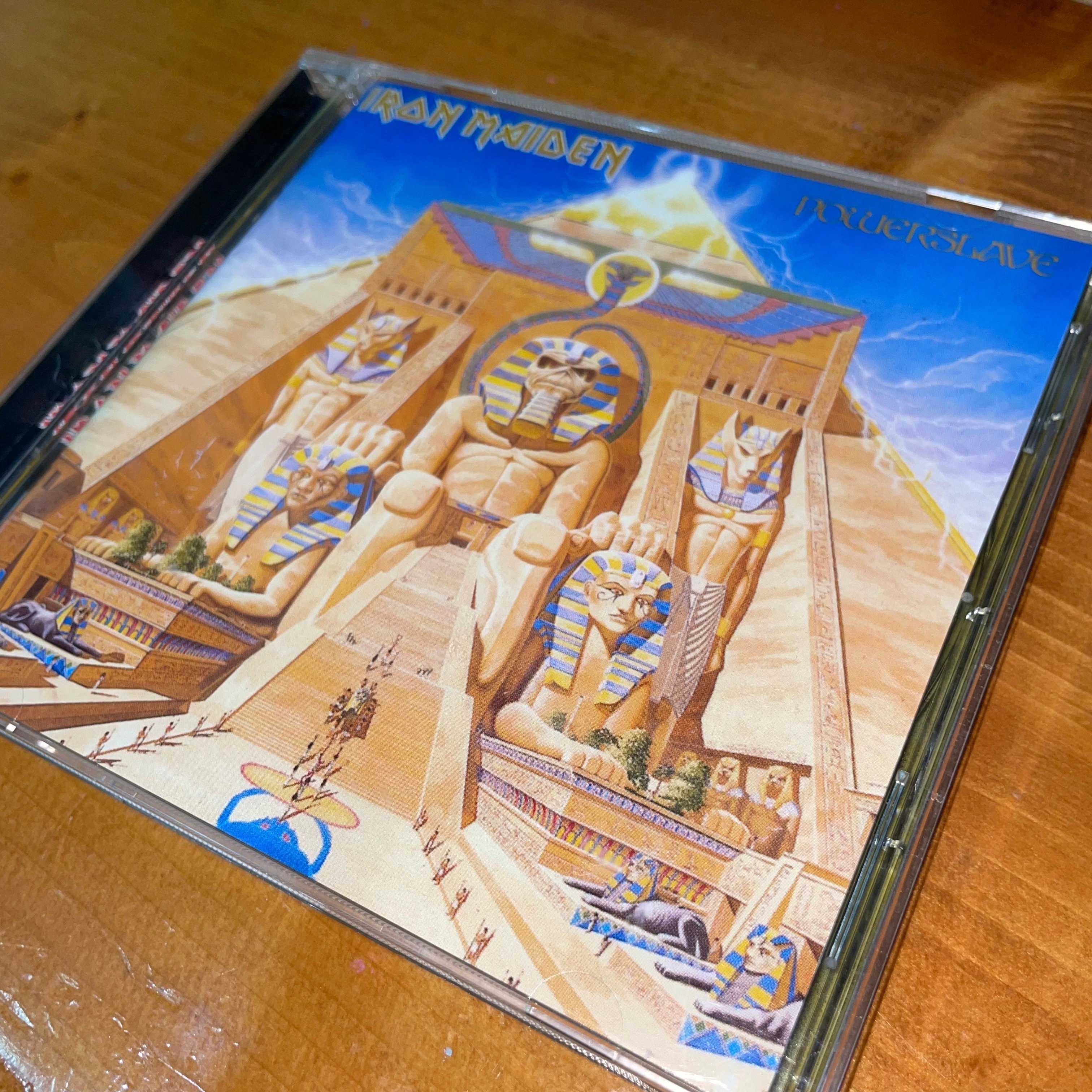 IRON MAIDEN の『Powerslave』を聴いてみた編｜内山 結愛