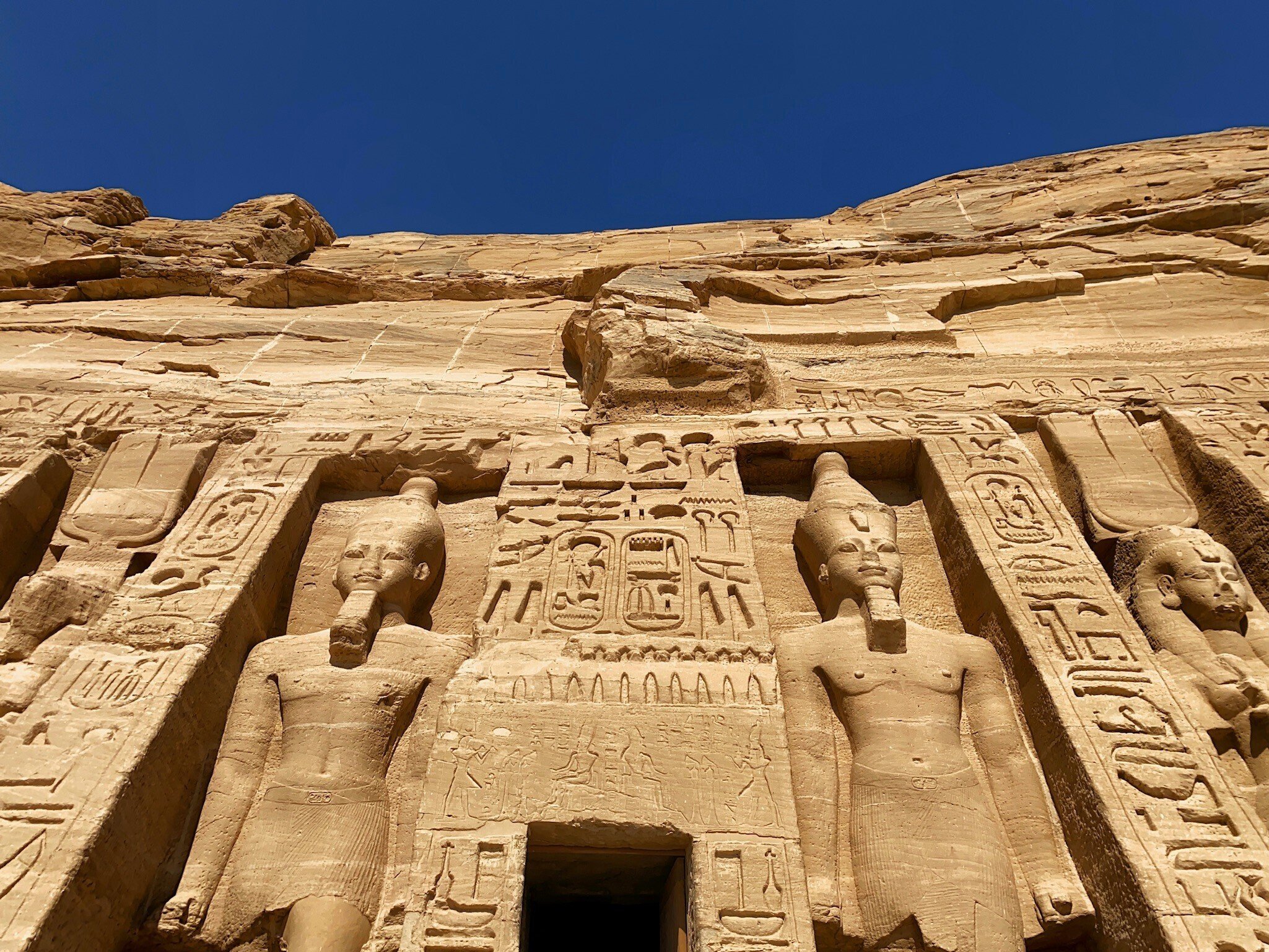 EGYPT 、 アブ・シンベル神殿　『ピラミッド出土品レプリカ』の2点セット 4K】世界遺産はここから始まった！エジプト〜アブ・シンベル神殿