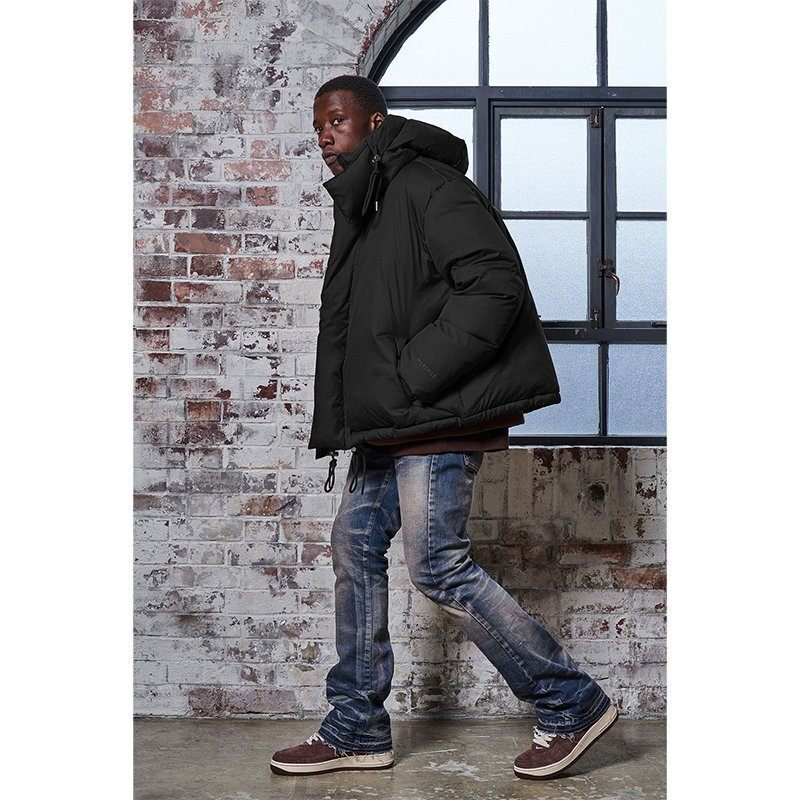 74 遂に最強のアウターが登場！？ハイブランドに顔負けしないアイテム