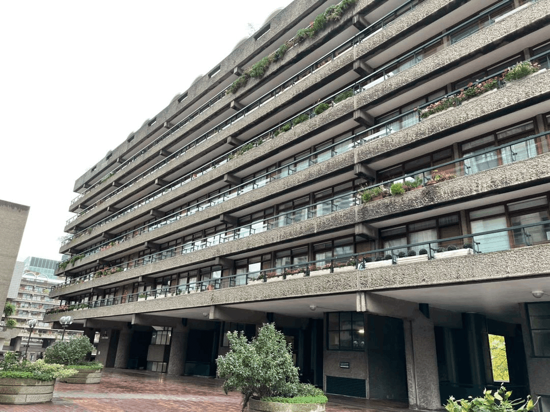 曇天をゆく3】中流階級の理想郷を目指したBarbican Estate 曇天をゆく3】中流階級の理想郷を目指したBarbican Estate