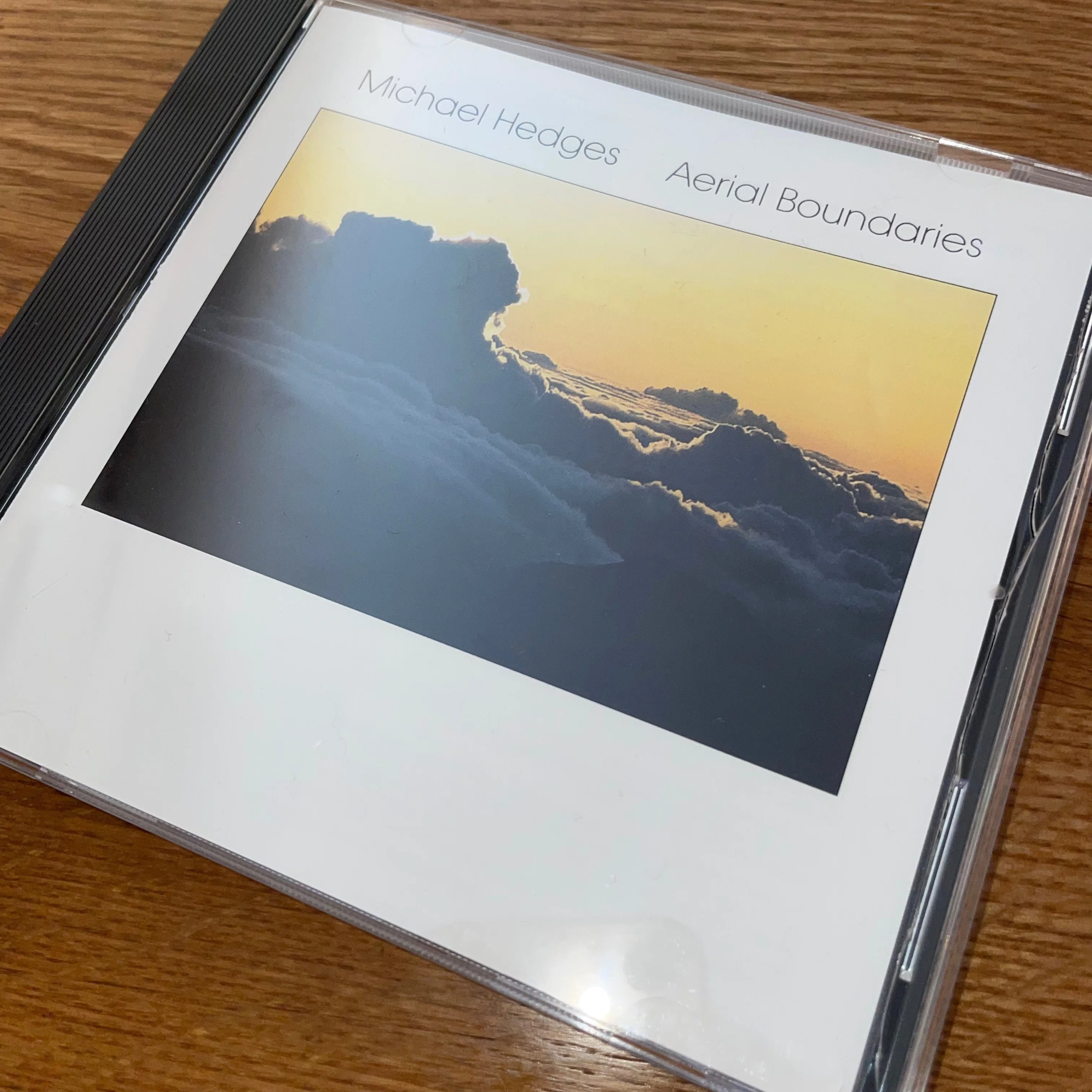 Michael Hedges の『Aerial Boundaries』を聴いてみた編｜内山 結愛
