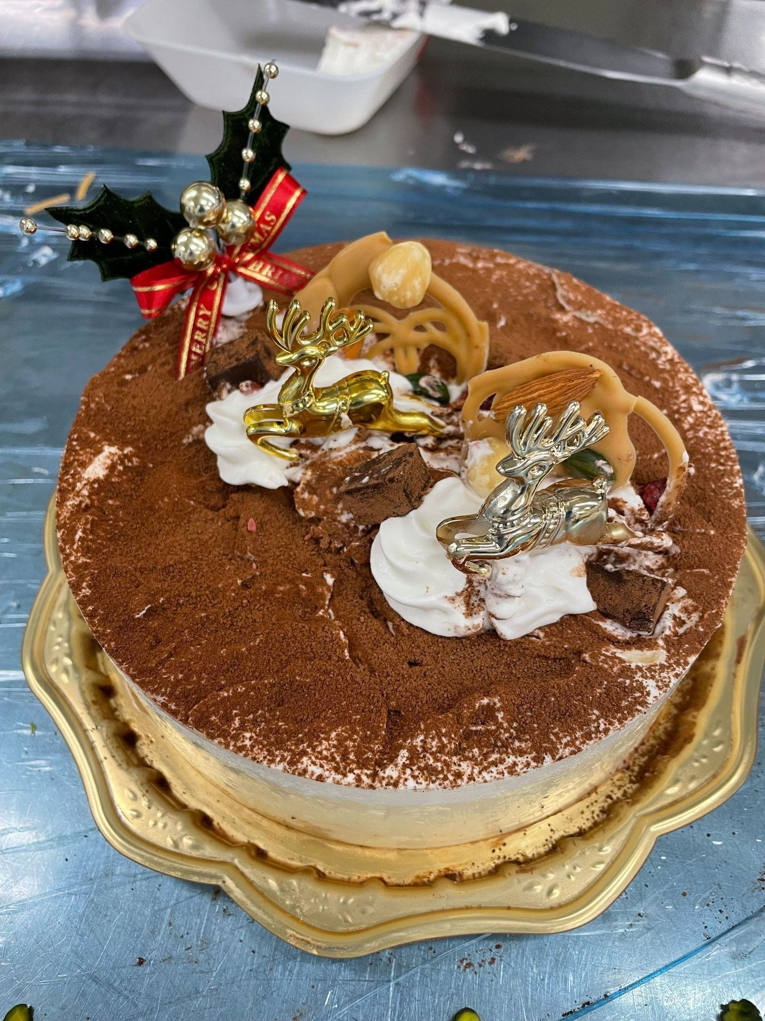 クリスマスの夜にトナカイが飛んだ】｜イルローザ❘徳島県で36年目の