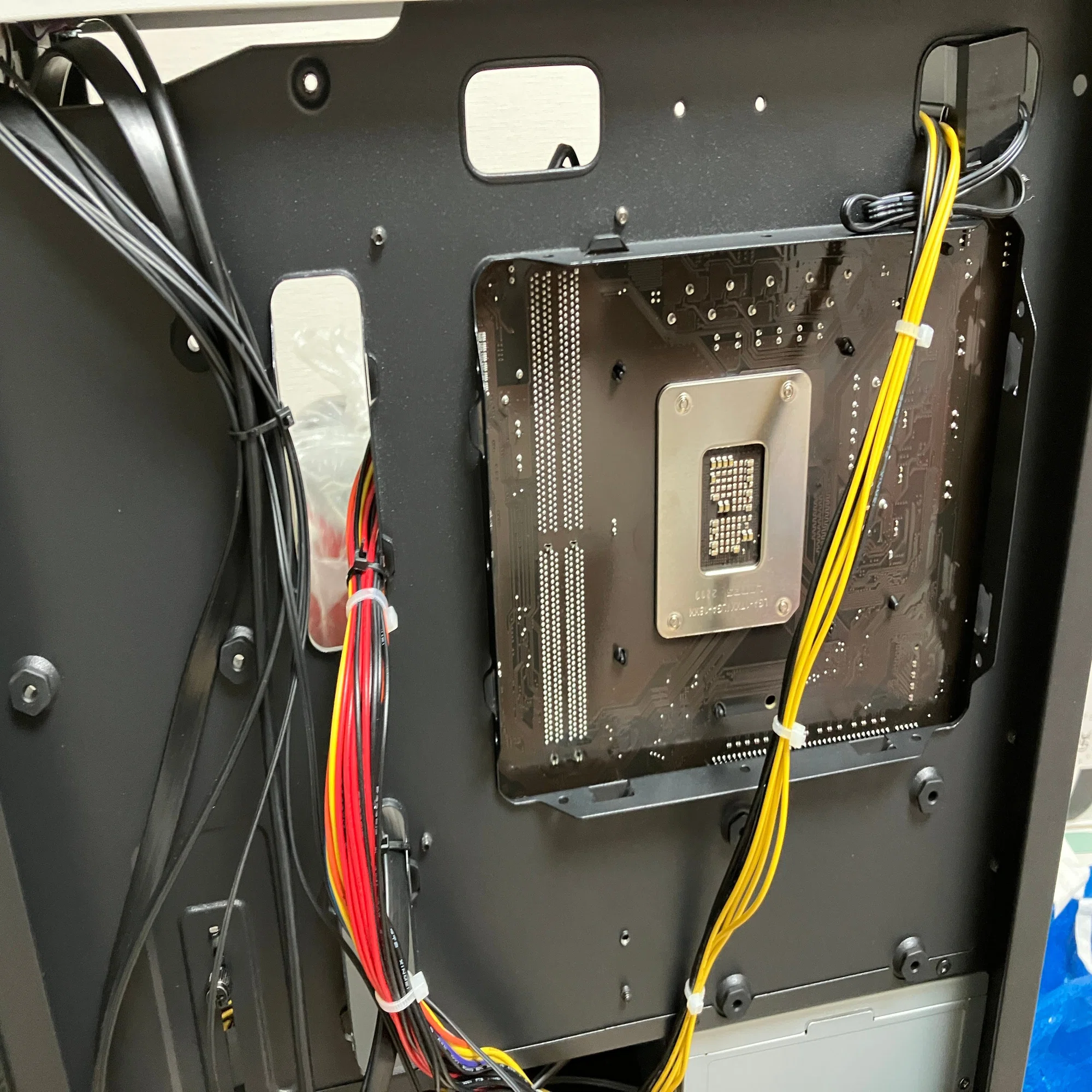 20年ぶりくらいに自作PCを組み立てた｜Ratty123
