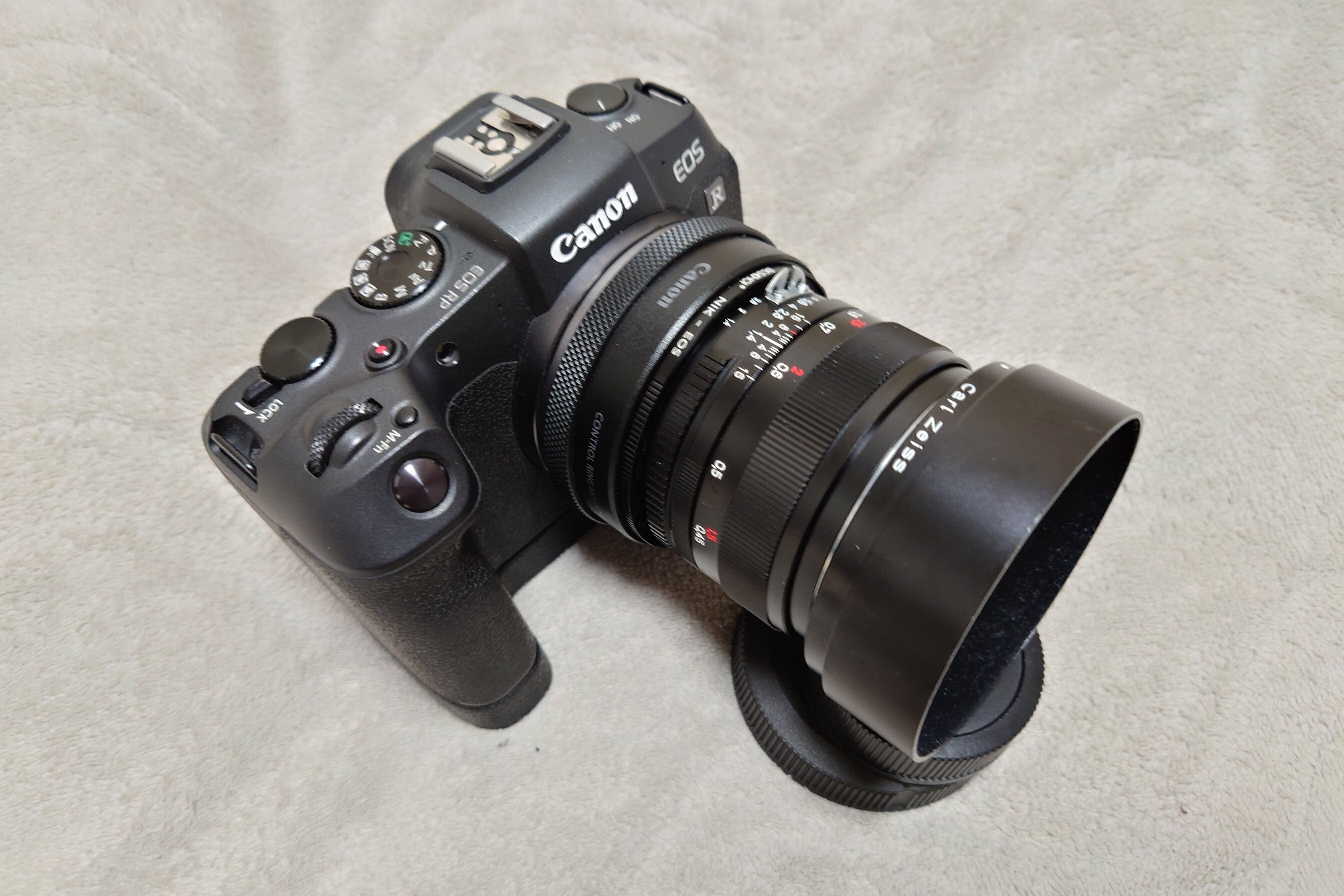 Carl Zeiss Planar T* 1.4/50|あお Carl Zeiss Planar T* 1.4/50|あお
