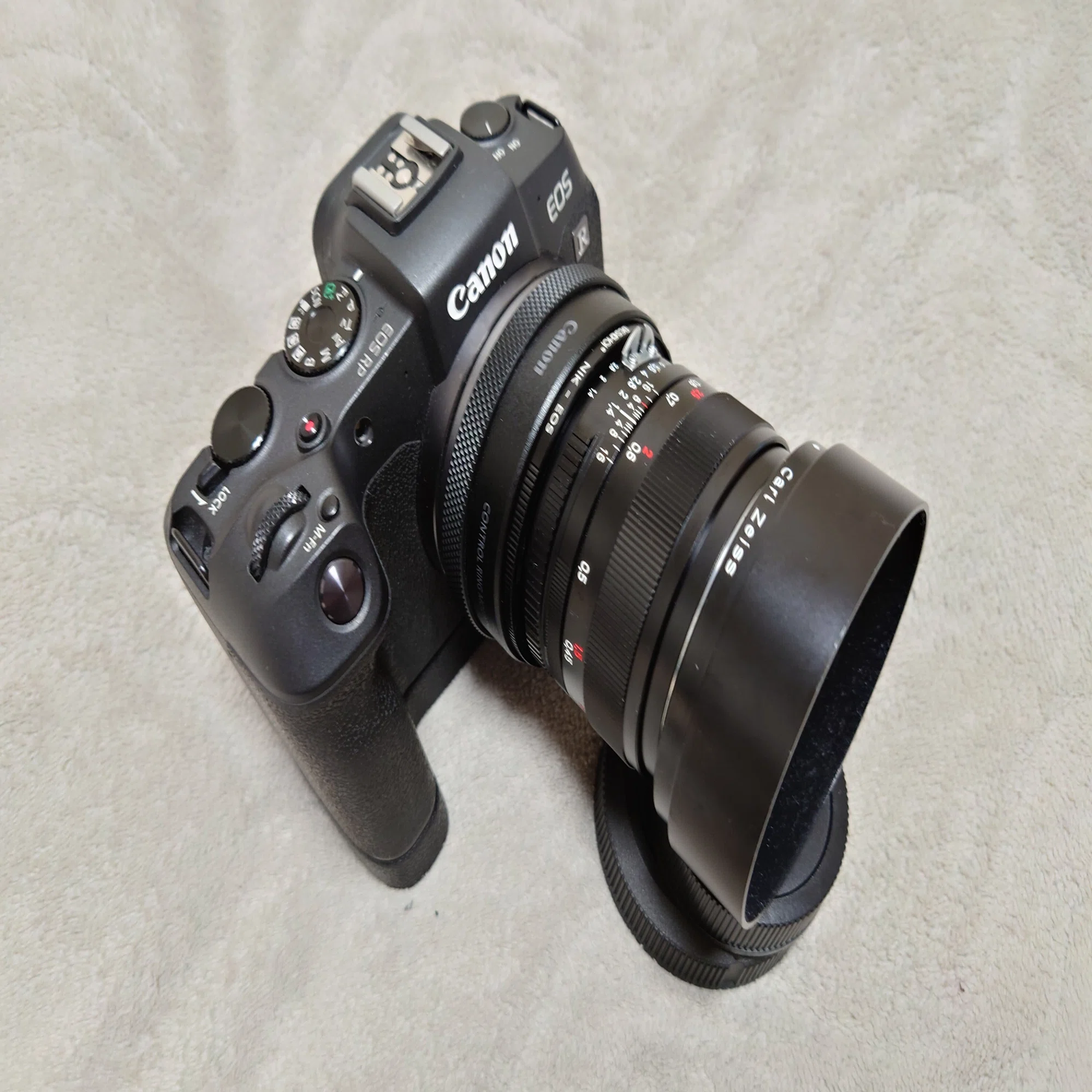 Carl Zeiss Planar T* 1.4/50｜あお
