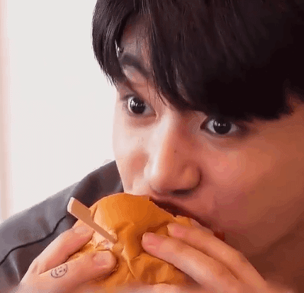 BTSの人、ジョングク。｜しろねこ