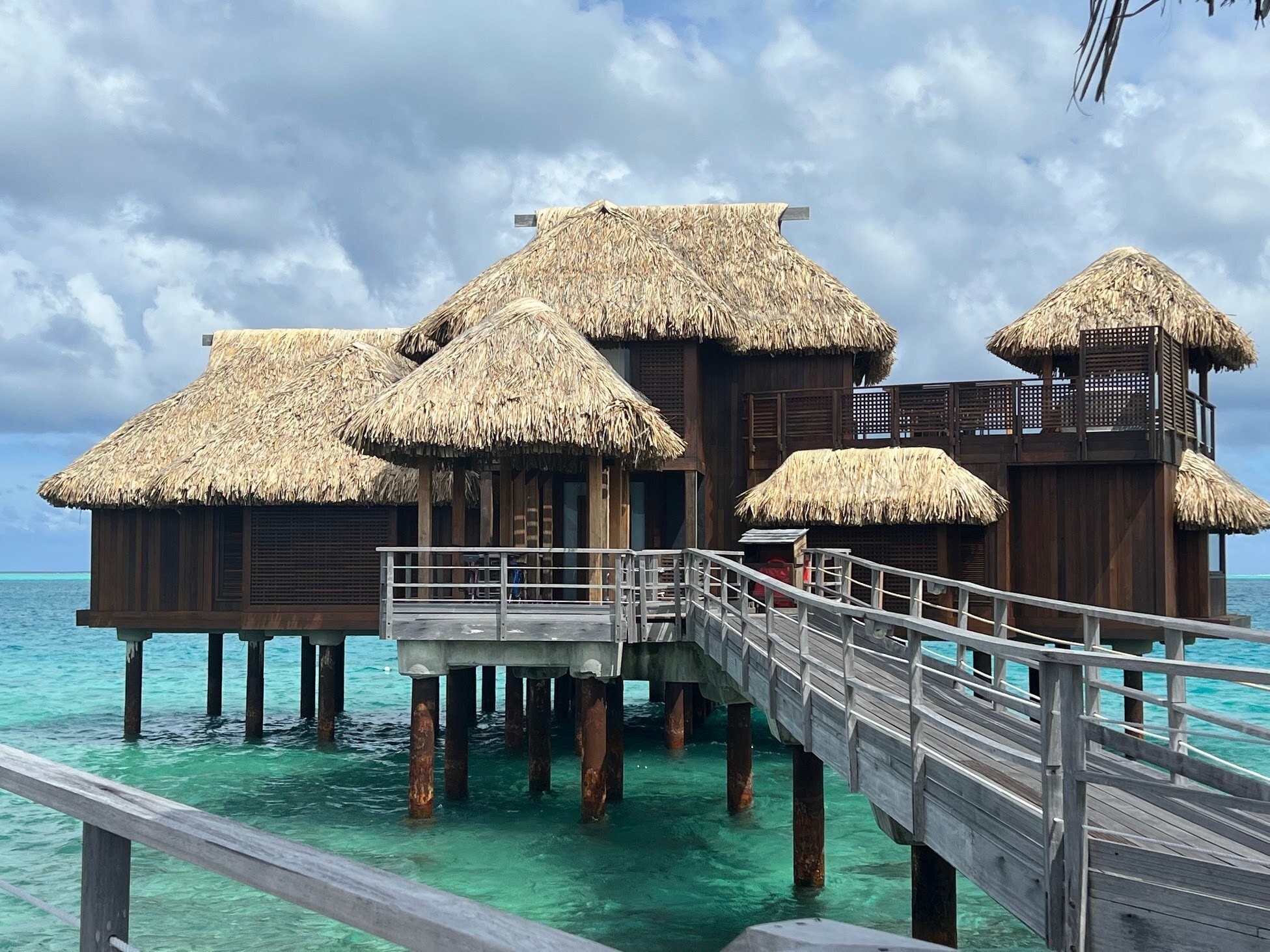 マイルで行く！楽園ボラボラ節約豪華旅｜marchingants