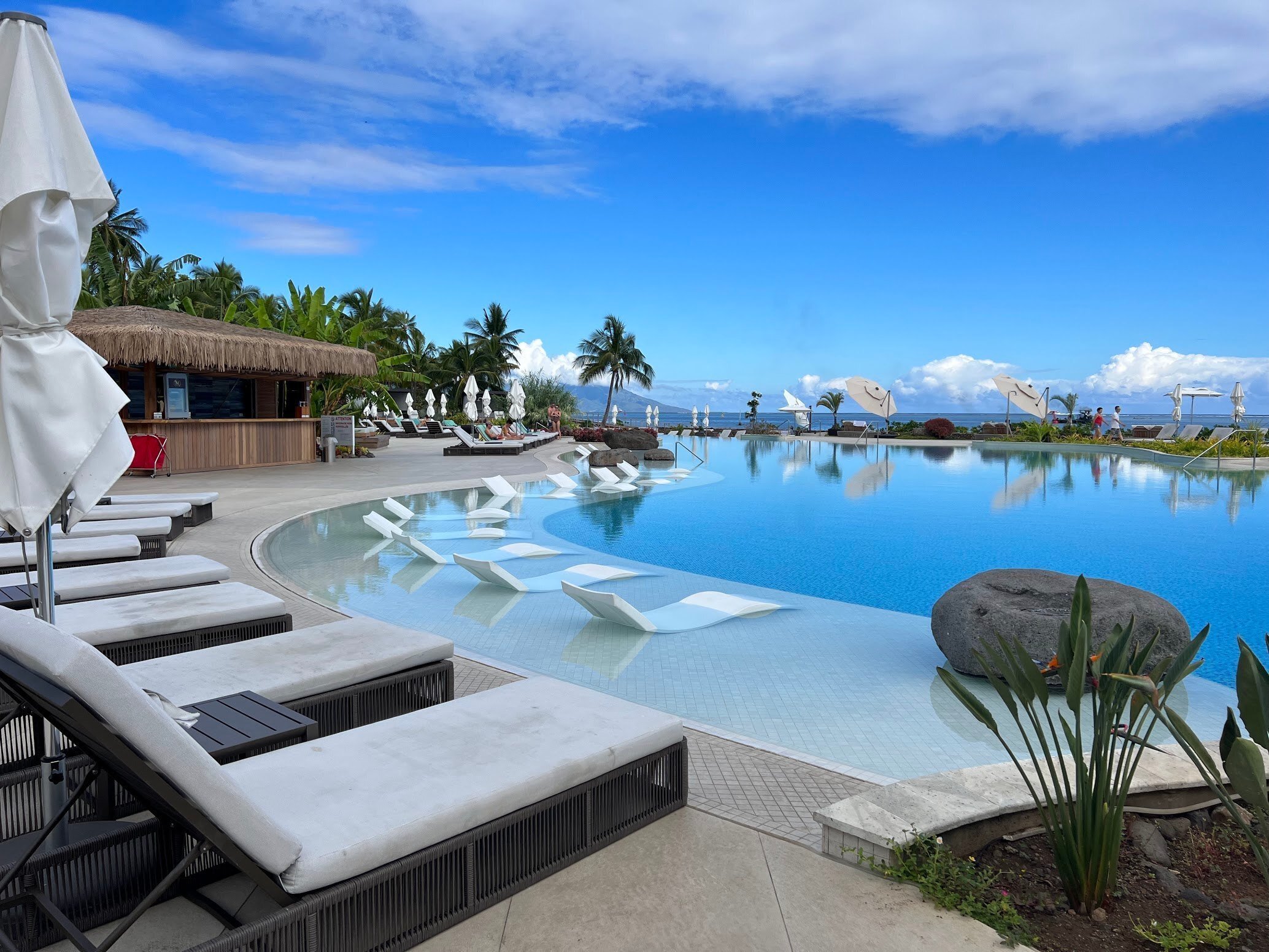 マイルで行く！楽園ボラボラ節約豪華旅｜marchingants