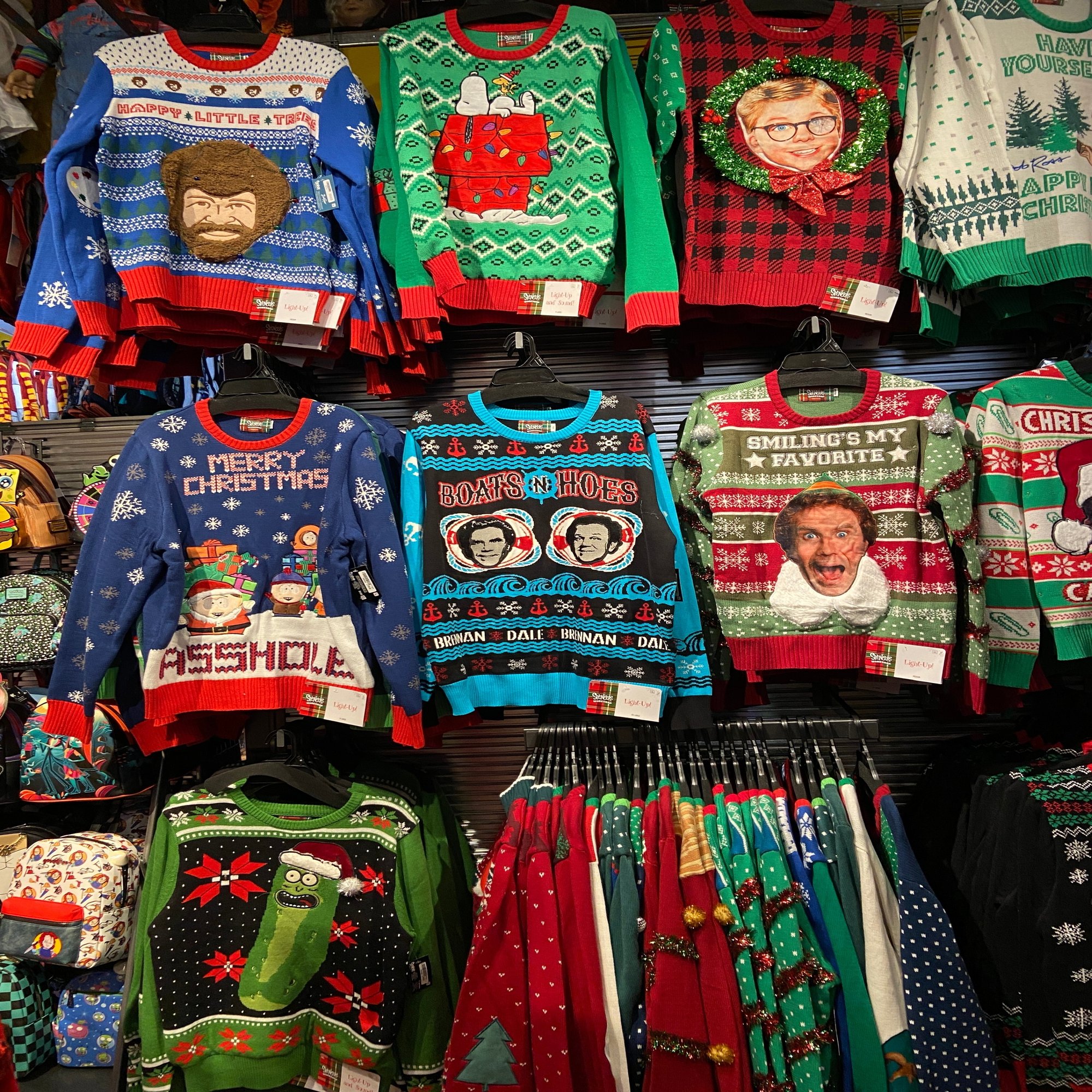 クリスマスパーティー のドレスコードは「UGLY SWEATER!」！