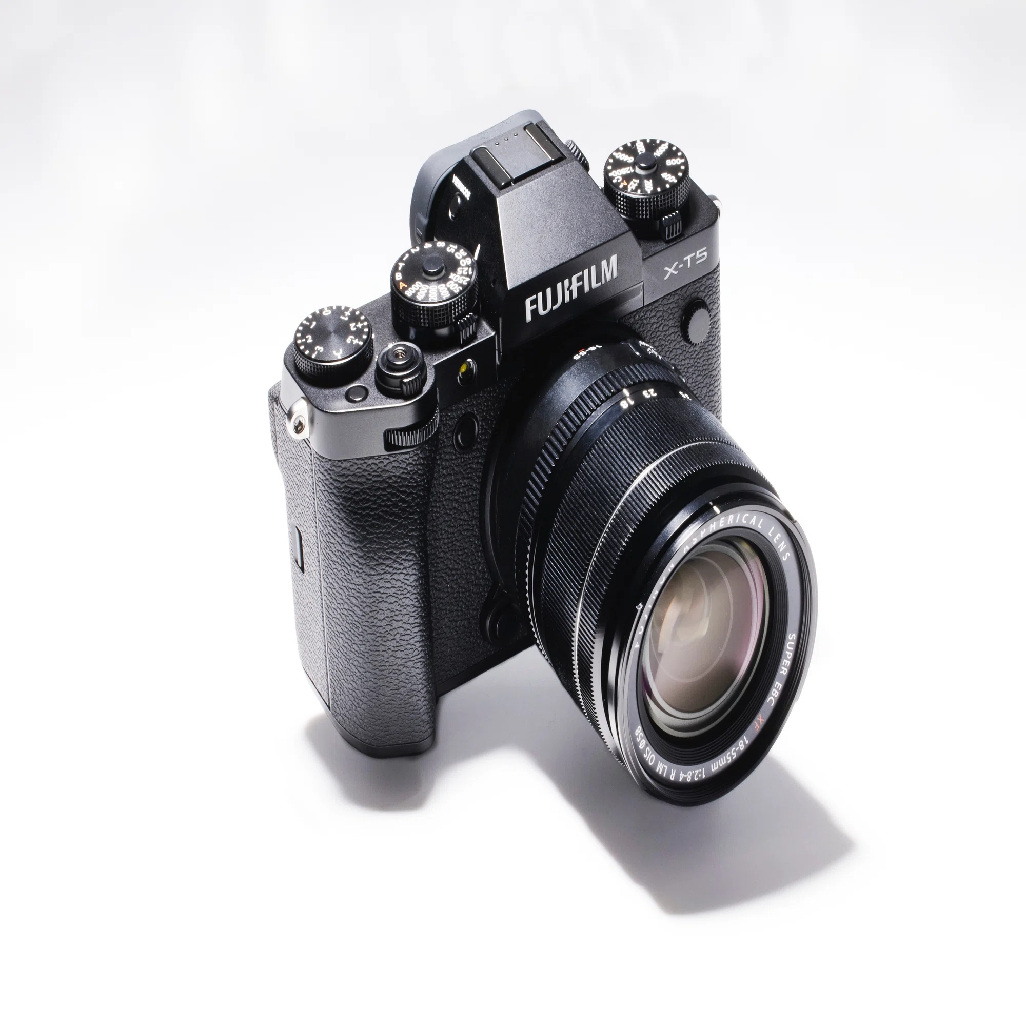富士フイルム X-T5 新製品レビュー：痛快な撮影体験とわずかな苦言 