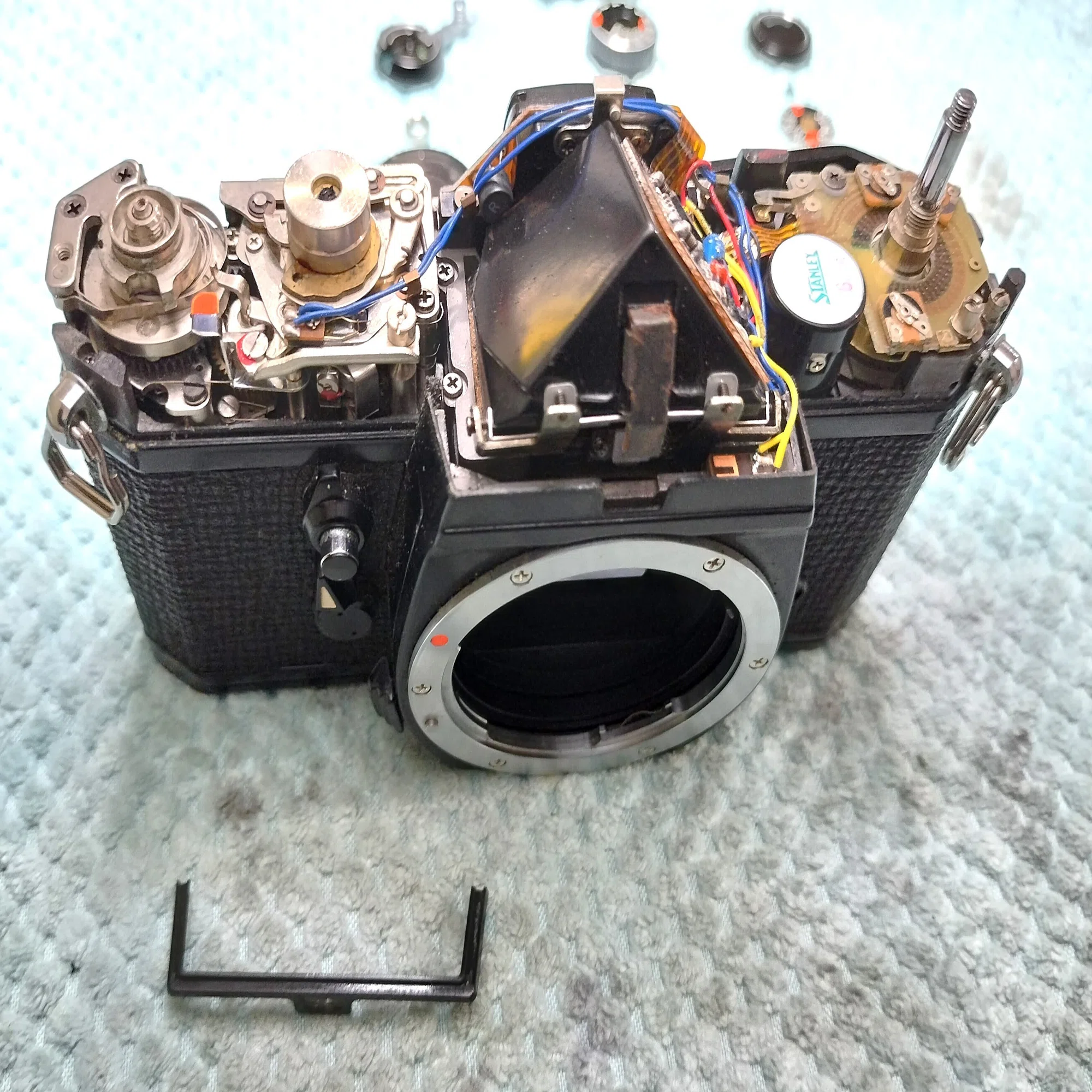 Pentax KXの分解｜フィルムカメラ修理のアクアカメラ